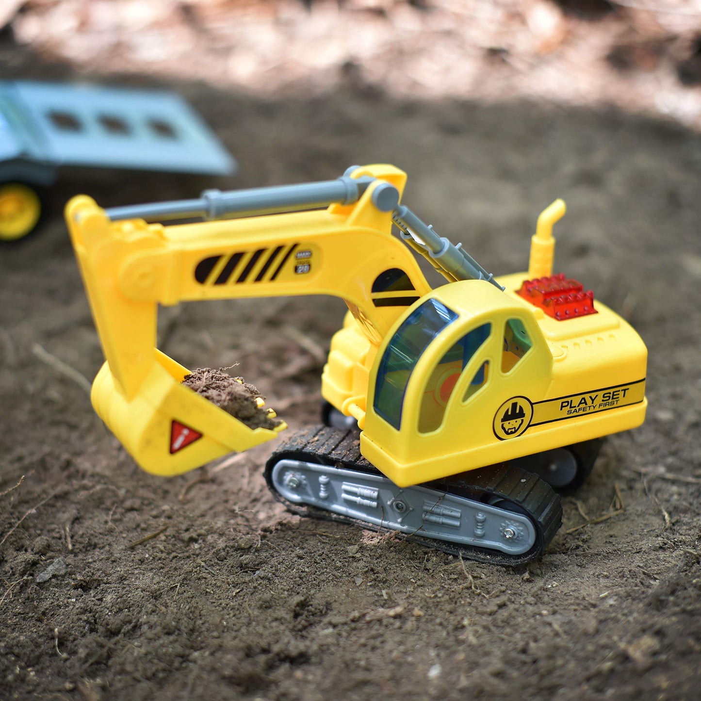 Maxx Action 17” Vehicle Transport Playset with Excavator, Bright Lights & Sounds, Friction Powered, Yellow Construction Truck for Kids