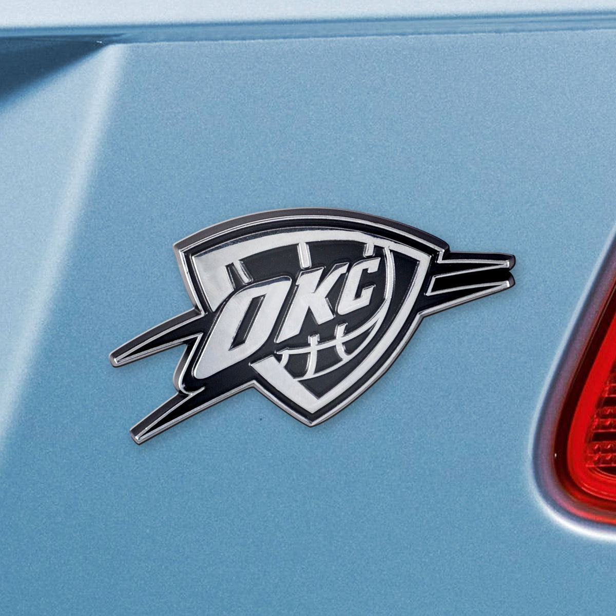 FANMATS NBA Oklahoma City Thunder Chrome Team Emblem , 1.8x3.2