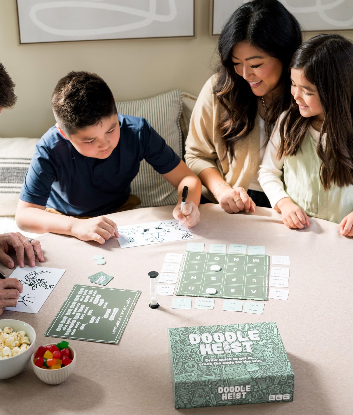 DOODLE HEIST Quick Drawing & Deduction Game - Cardboard - Fun for Kids, Teens & Adults - Perfect for Parties & Game Night - Model 229612