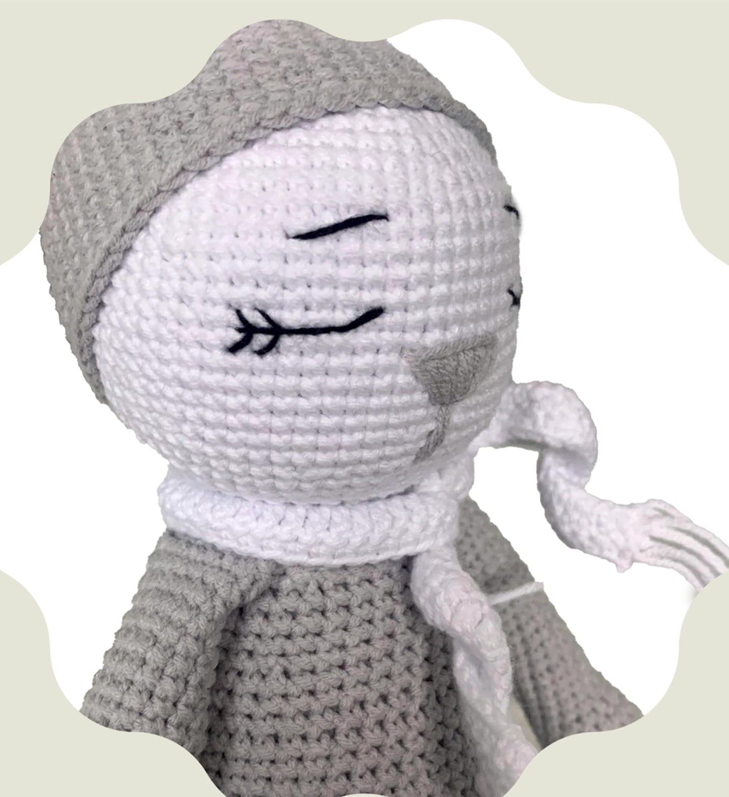 Tiny Things Exquisite Handmade Cotton Thread Rabbit Toy: Non-Toxic, Child-Safe Craftsmanship for Enduring Delight and Lasting Jo