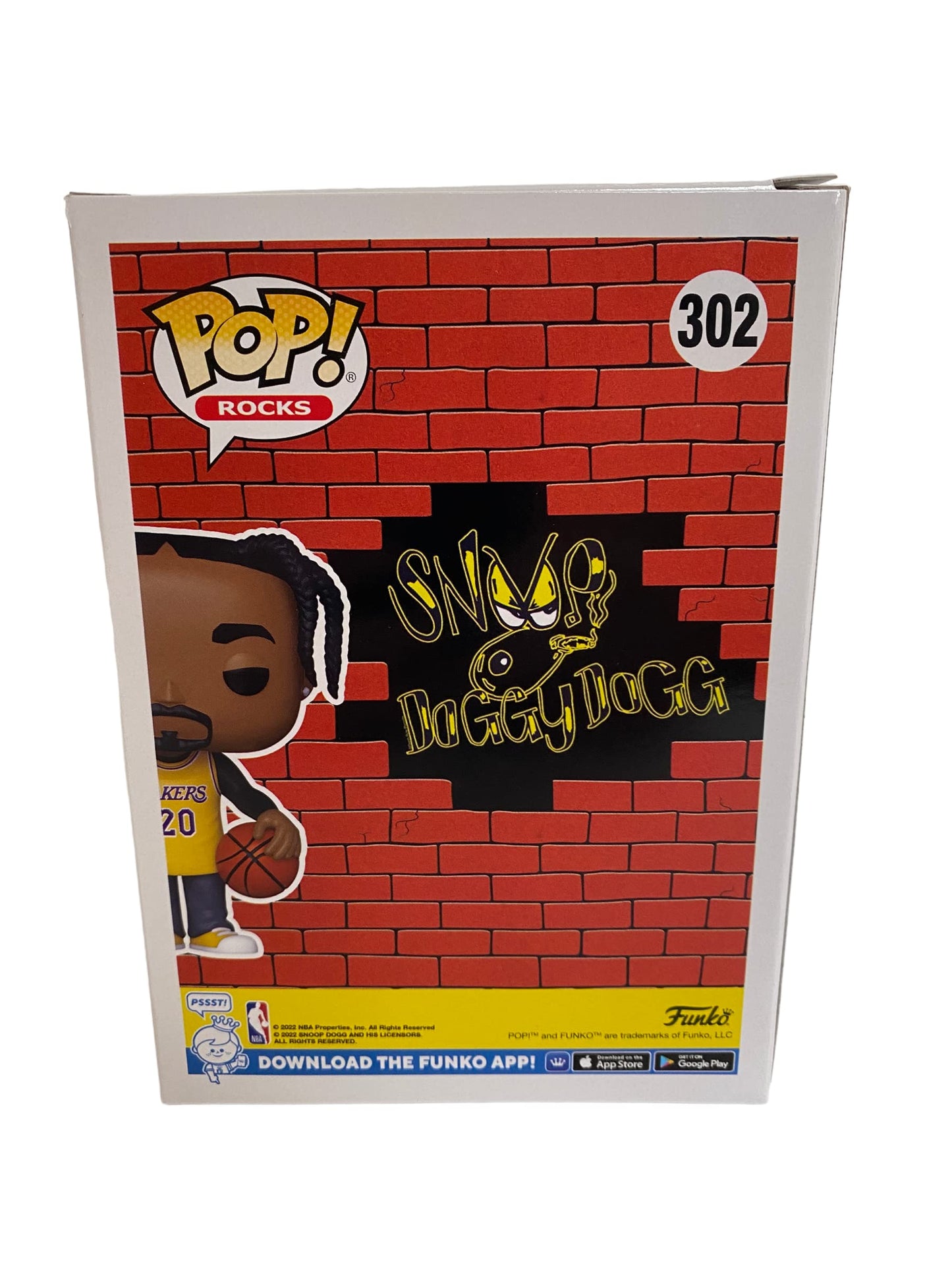 Snoop Dogg Yellow Lakers Jersey Exclusive Vinyl Figure