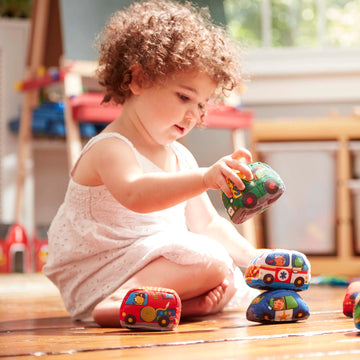 Melissa & Doug Take-Along Town Play Mat (19.25 x 14.25 inches) with 9 Soft Vehicles - with Storage Bag, Toy Vehicle Play Sets fo