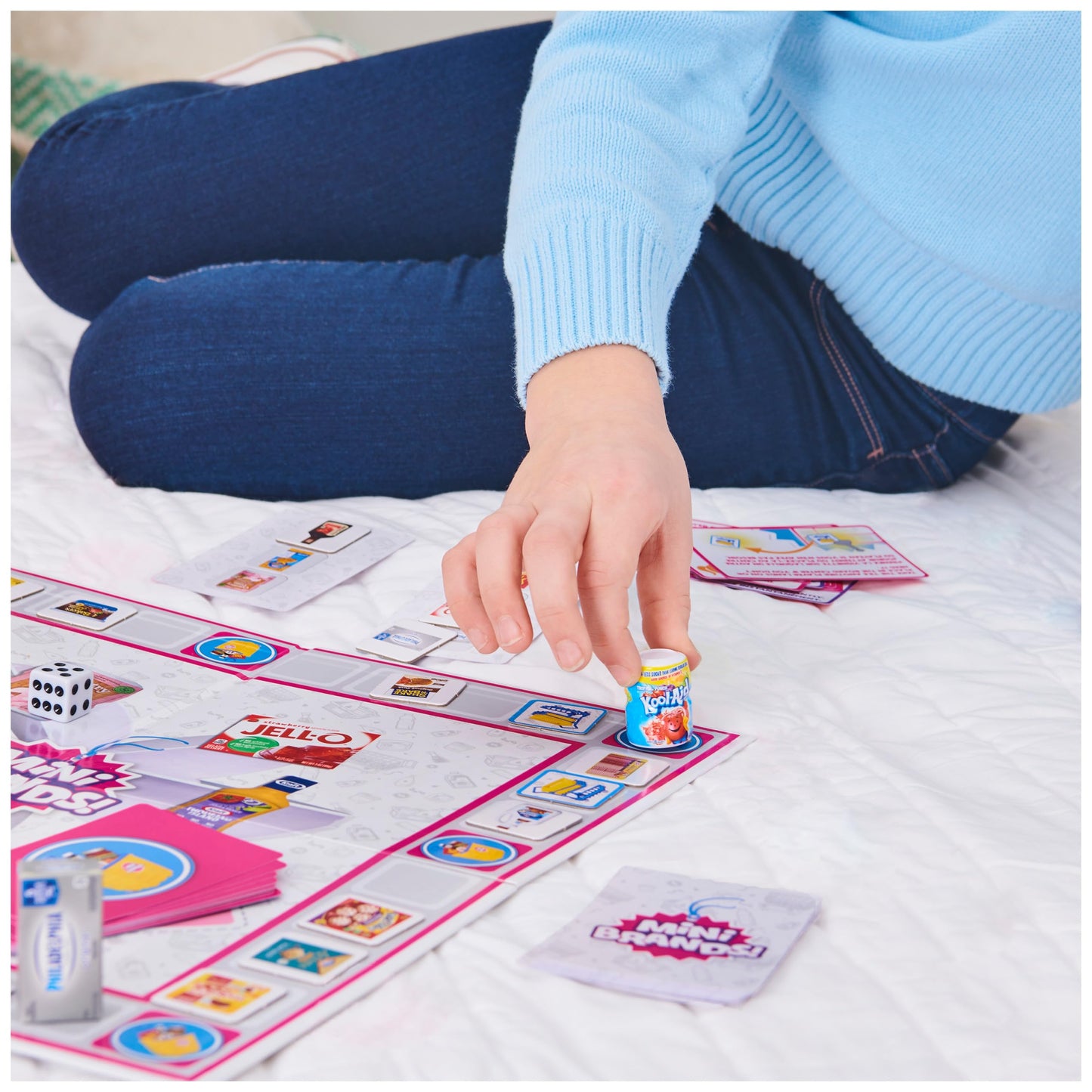 Spin Master Mini Brands Mini Market Dash Food Game for Kids 5+, Cardboard Board Game, Model 6060494