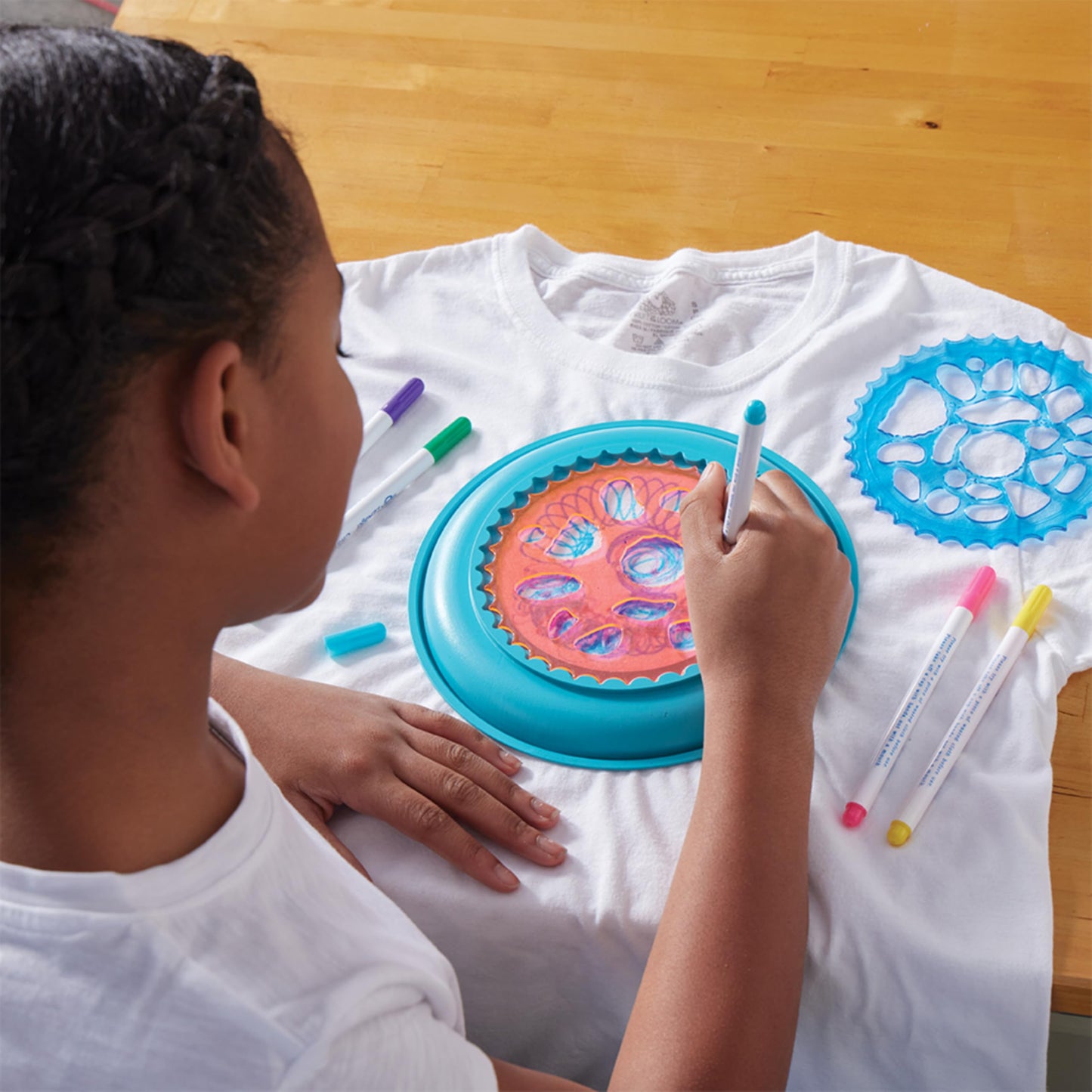 Spirograph Fabric Designer Spiral Art You Can Wear, Kids Toys, Drawing Kit, Classic Gear Design Kit, Fabric Pens, Ages 6+