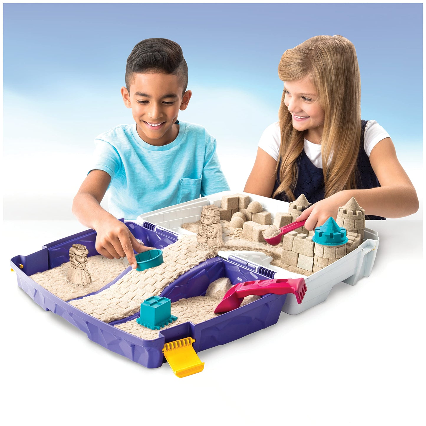 Kinetic Sand, Folding Sand Box with 2lbs of Kinetic Sand, Includes Molds and Tools, Play Sand Sensory Toys for Kids Ages 3 and u