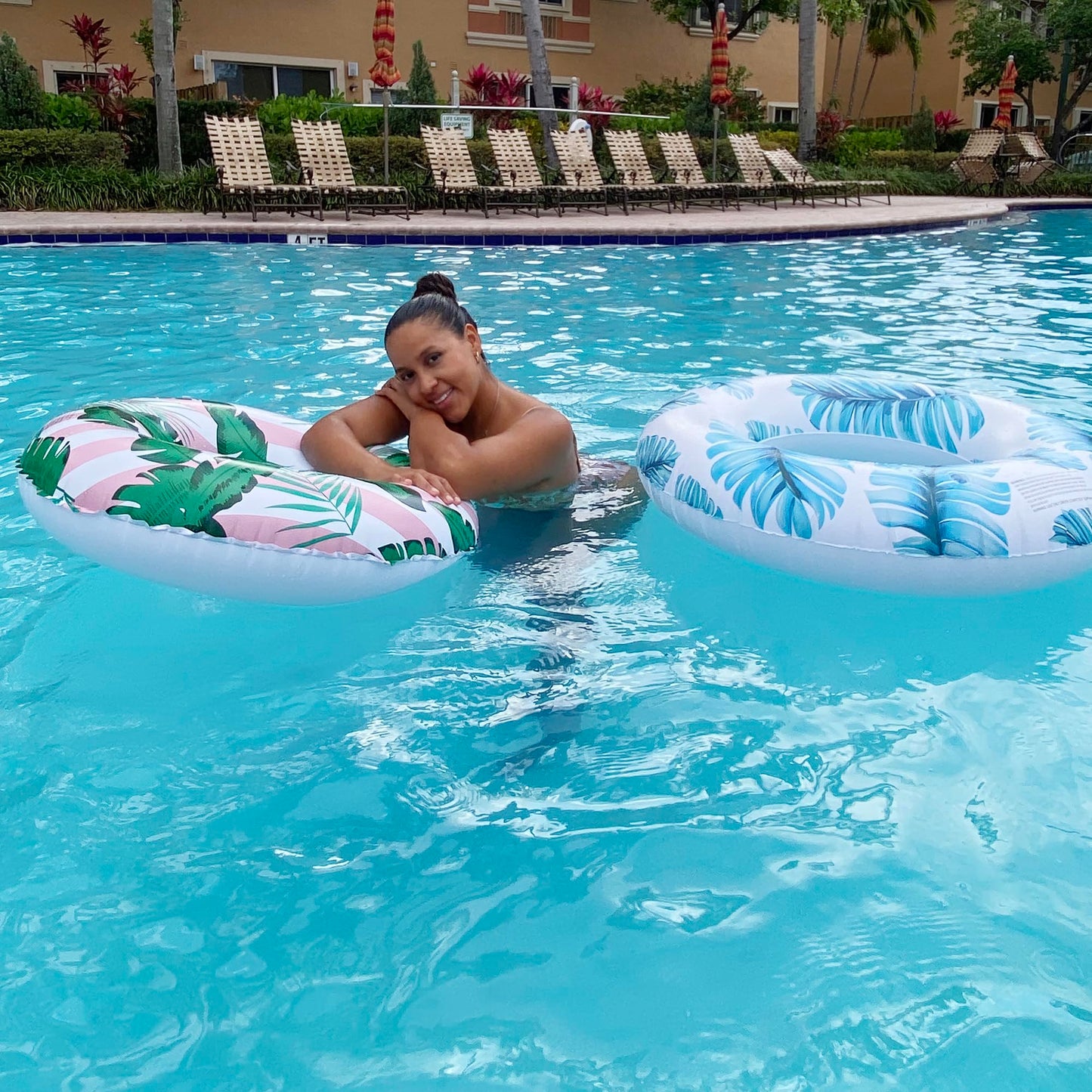 Pool Float For Swimming Pool, Inflatable Swim Tube Floaties For Teens Adults Tropical Leaf Printed Swim Ring Pool Party Decorati