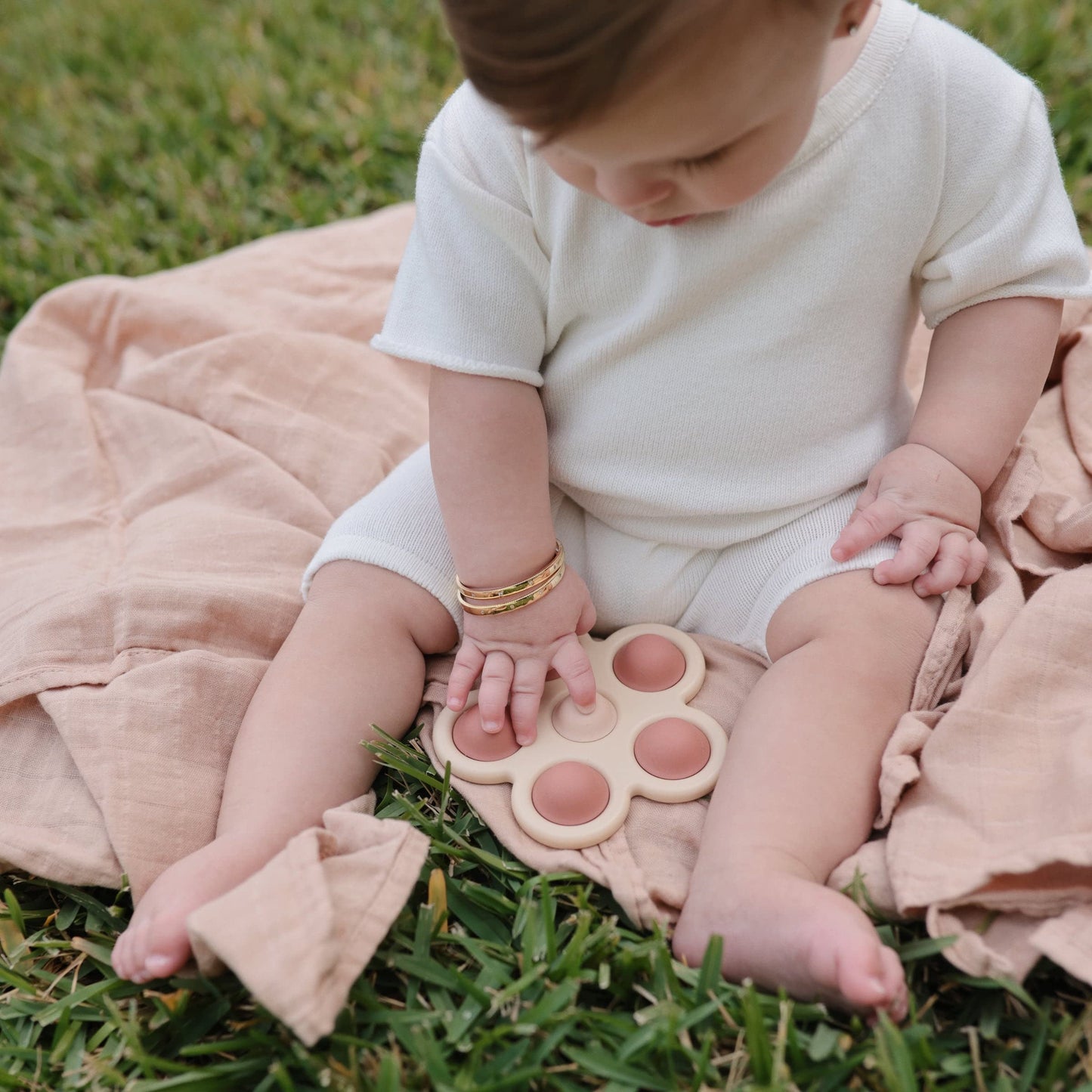 mushie Flower Press Toy (Rose/Blush/Shifting Sand)