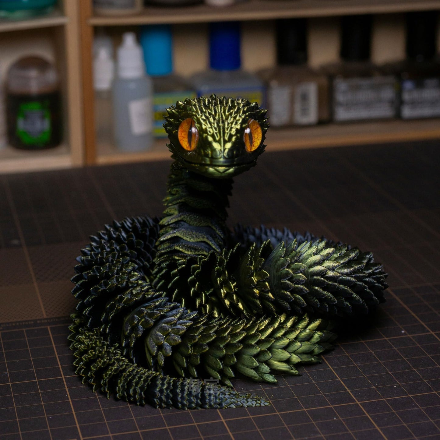 Wuqiren 2Pcs 18'' 3D Printed Snake,3D Printed Animals,Like Movable Snake Realistic Slithering Design,(Black-Gold And Red-Gold)