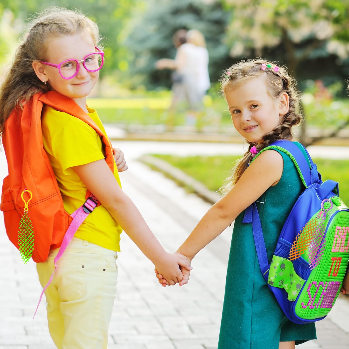 Wood Homing Fidget Worm Toy Keychains - 6PCS Resistance Fidget Toys Key Chains for Kids Fidget Worm Stress Anxiety Relief Toys for mature-themeds Cute Worm Shaped Ornament Key Ring Calming Sensory Hand Toys