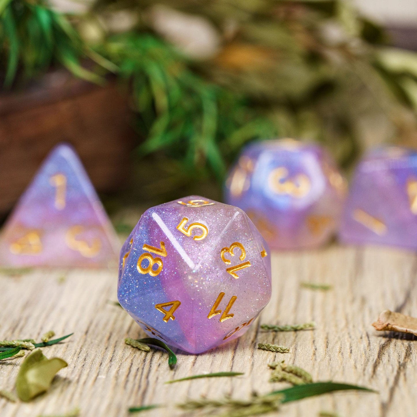 Hddais 7Pcs 3 Colors Dnd Dice Polyhedral Dice Set Glitter D&D Dice For Dungeons And Dragons Role Playing And Other Tabletop Game