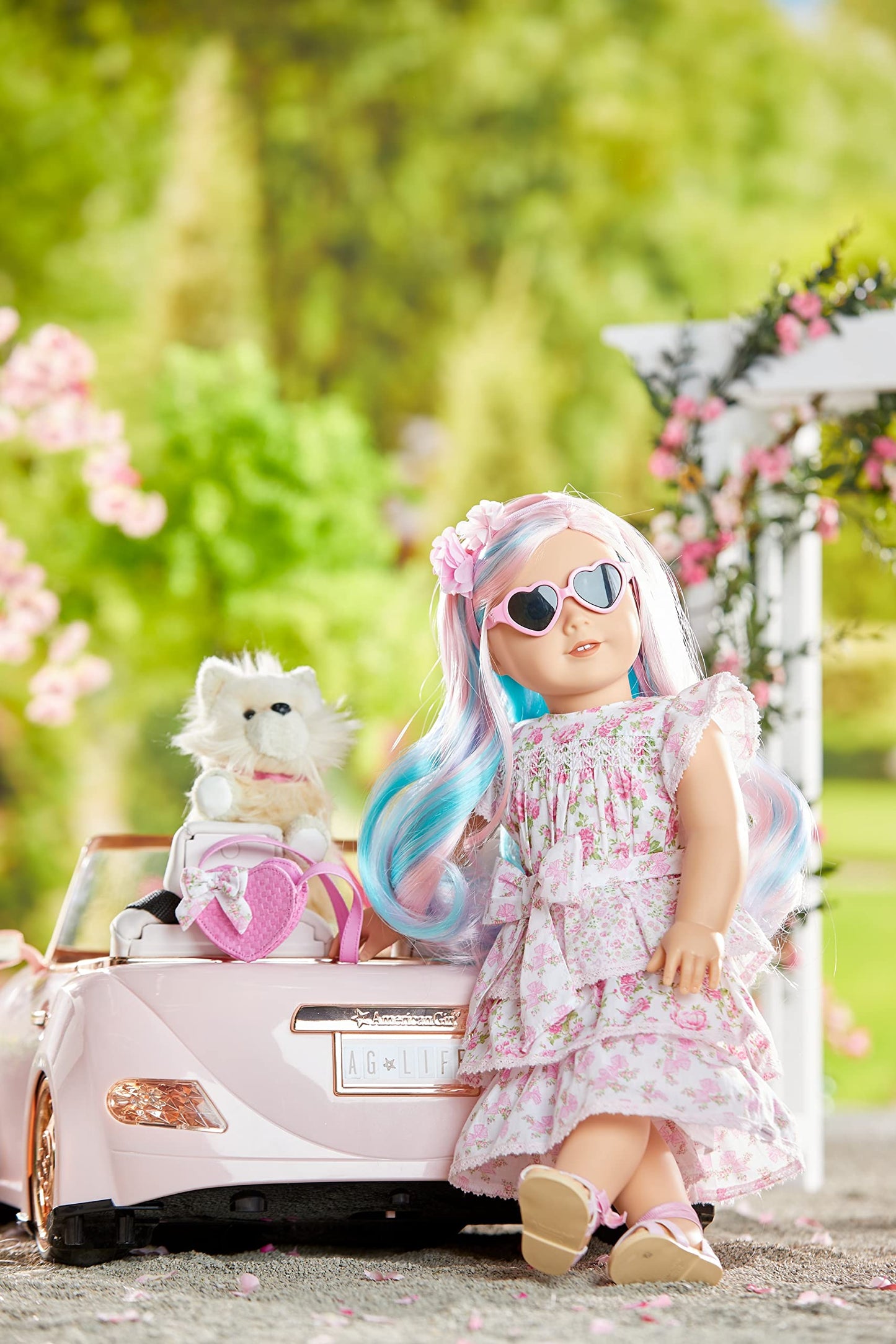 American Girl Truly Me 18-inch Doll Playset with Pink Remote-Control Sports Car, Working Doors & Headlights, Ages 6+