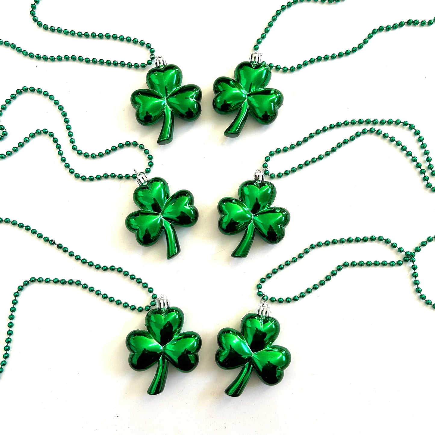 Gzyssl 12 Pcs St. Patrick Jumbo Shamrock Pendant Bead Necklaces Green Irish Festival Shamrock Parade Beads Necklaces Party Suppl