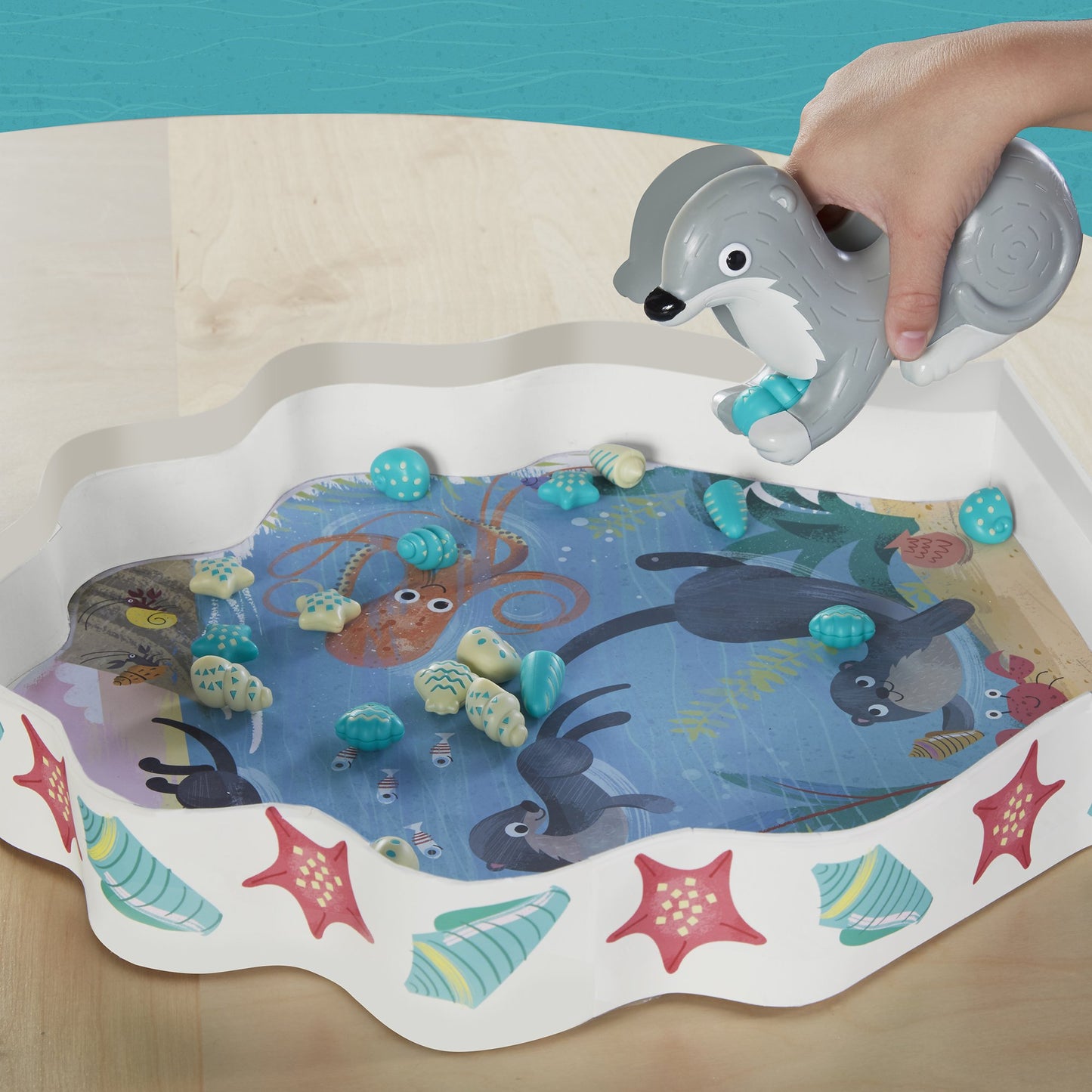 Educational Insights Sophie's Seashell Scramble Game, Matching & Patterns, Fine Motor Skills, Medium, Multi-color, Model EI-3418