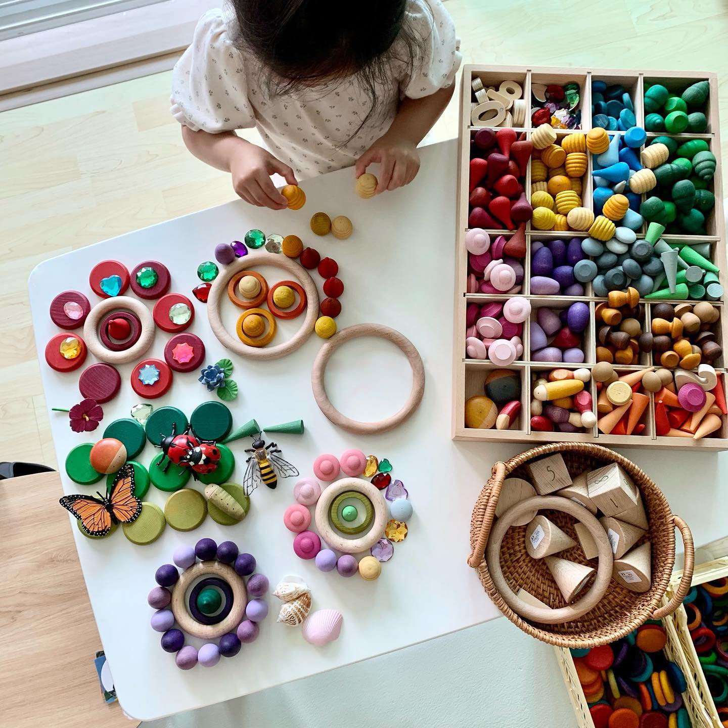Large Set Full Rainbow Color Style Wooden Loose Parts Sensory Play Toys, Rainbow Mandala Loose Parts 7 Shapes, 27 Colors, Rainbo