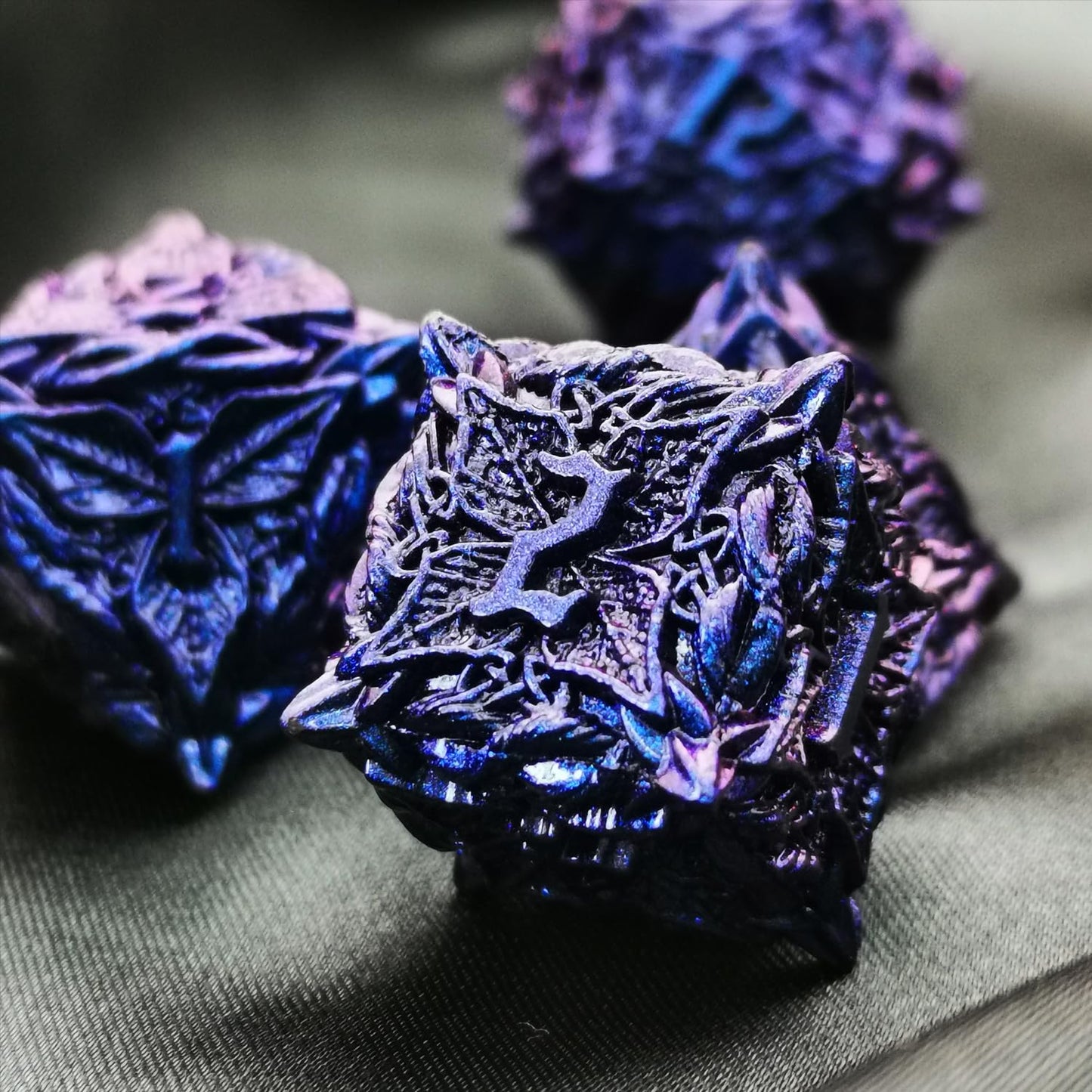 HAOMEJA Metal Vine Leaf Dice Set for DND - 7 Polyhedral D&D Solid Dice for Role Playing and Dungeons and Dragons (Blue Purple)
