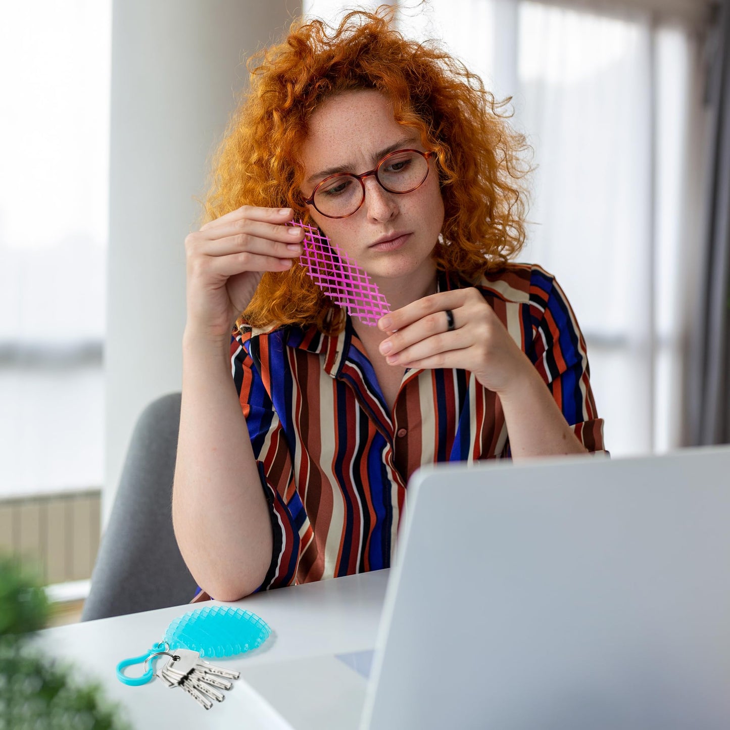 Wood Homing Fidget Worm Toy Keychains - 6PCS Resistance Fidget Toys Key Chains for Kids Fidget Worm Stress Anxiety Relief Toys for mature-themeds Cute Worm Shaped Ornament Key Ring Calming Sensory Hand Toys