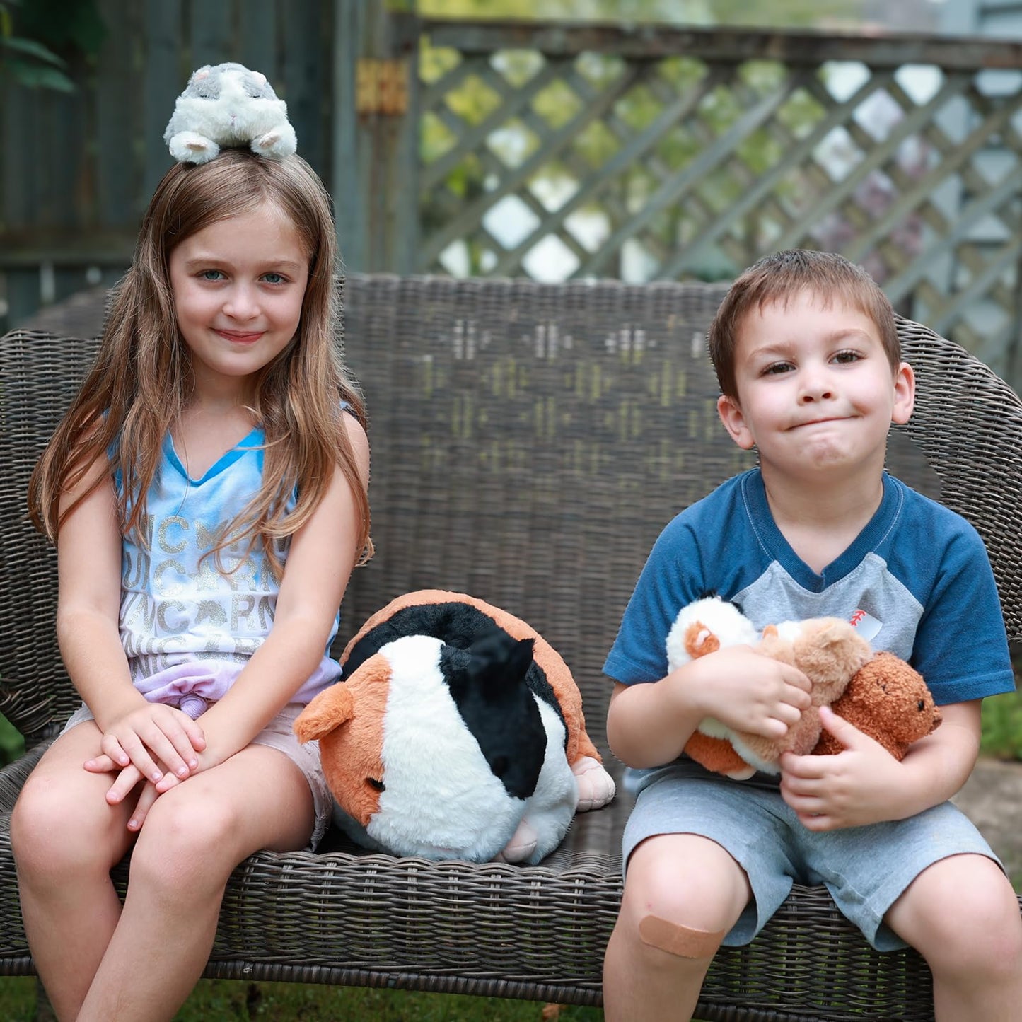 Karister 5-Piece Giant Guinea Pig Stuffed Animal Set, 19.7" Plush Mommy Hamster with 4 Baby Guinea Pigs, Cute Guinea Pig, Polyester