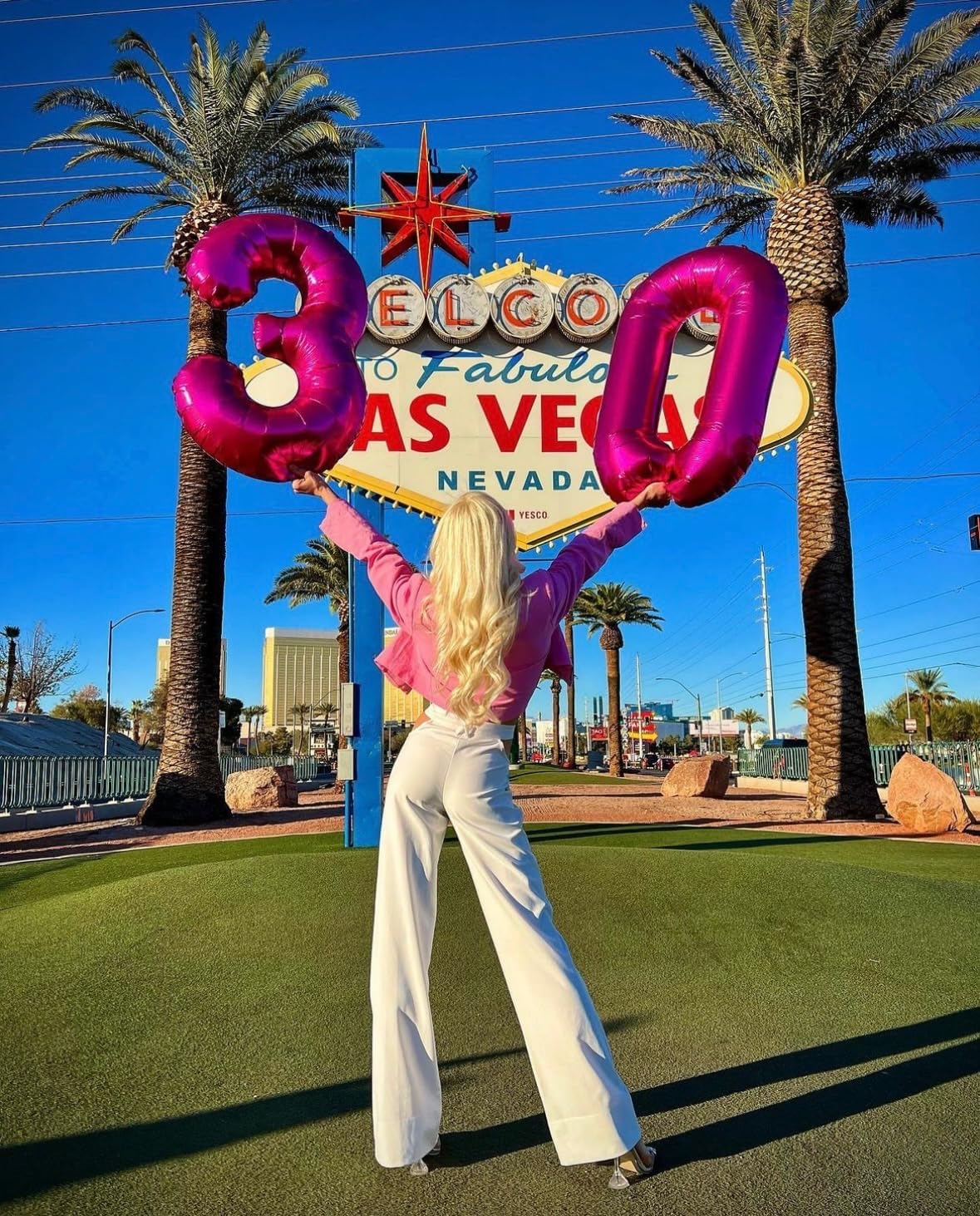 40 Inch Hot Pink Number 8 Balloon, 18Th Birthday Decorations For Girls, Large Mylar Foil Helium 8 18 28 80 1989 Balloon Birthday