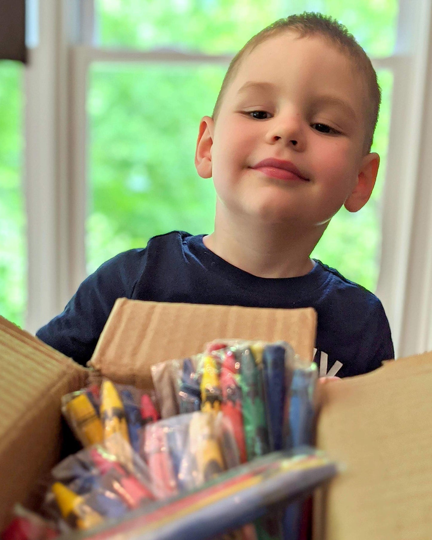 CrayonKing Bulk Crayons - 200 Non-Toxic Assorted Crayons in 50 Sets of 4-Packs, Individually Wrapped for Parties & Classrooms