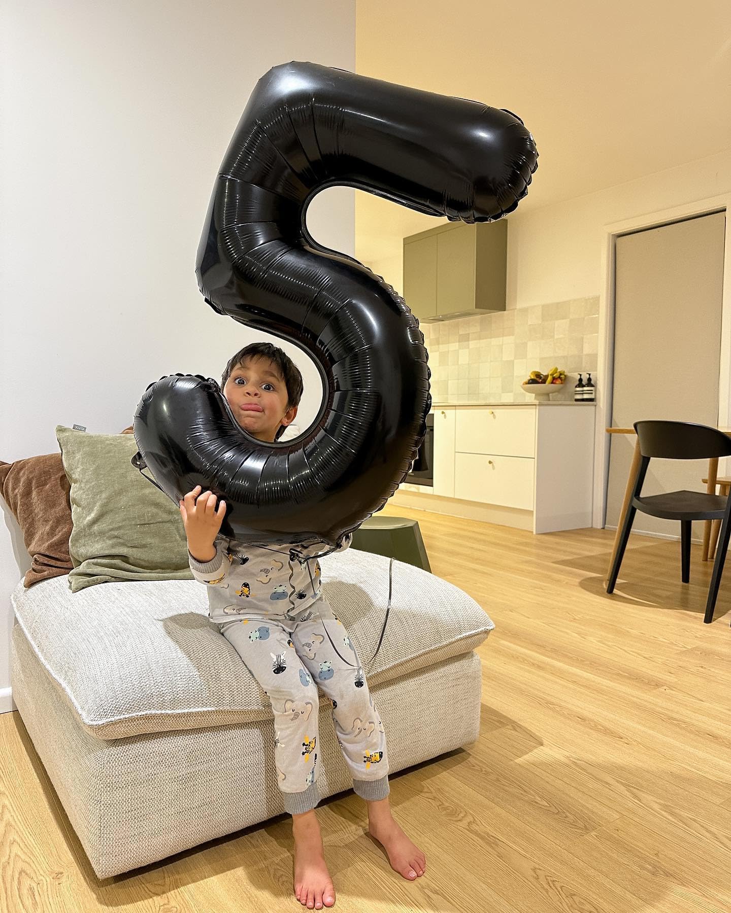 Black Number 5 Balloon 40 Inch, 5 Balloon Number, 5Th Birthday Decorations, Black Party Supplies For Boys Girls