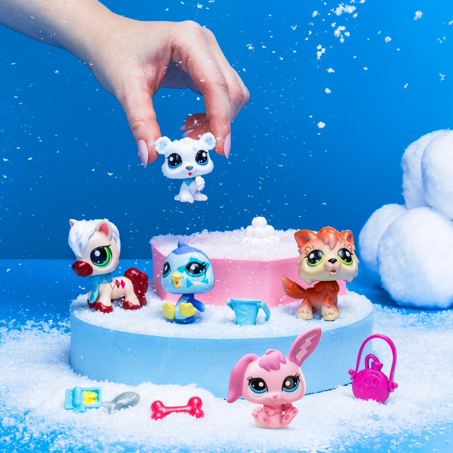 Littlest Pet Shop Winter Besties Collector Set - LPS Gen 7 Mystery Figures, PVC Toy for Kids Ages 4+