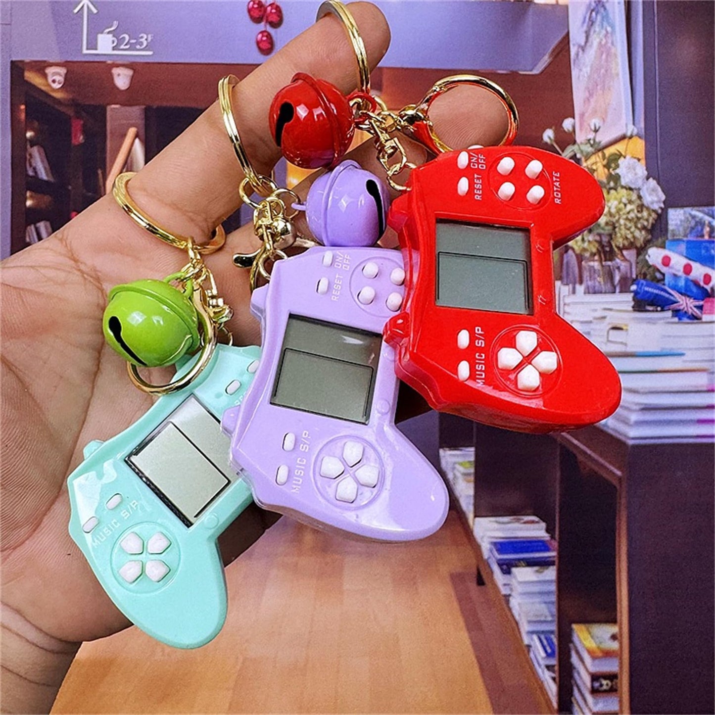 Retro Classic Game Console Pendant Keychain Playable Electronic Miniature Handheld Mini Games Machine with Keychain Ring Gift (N