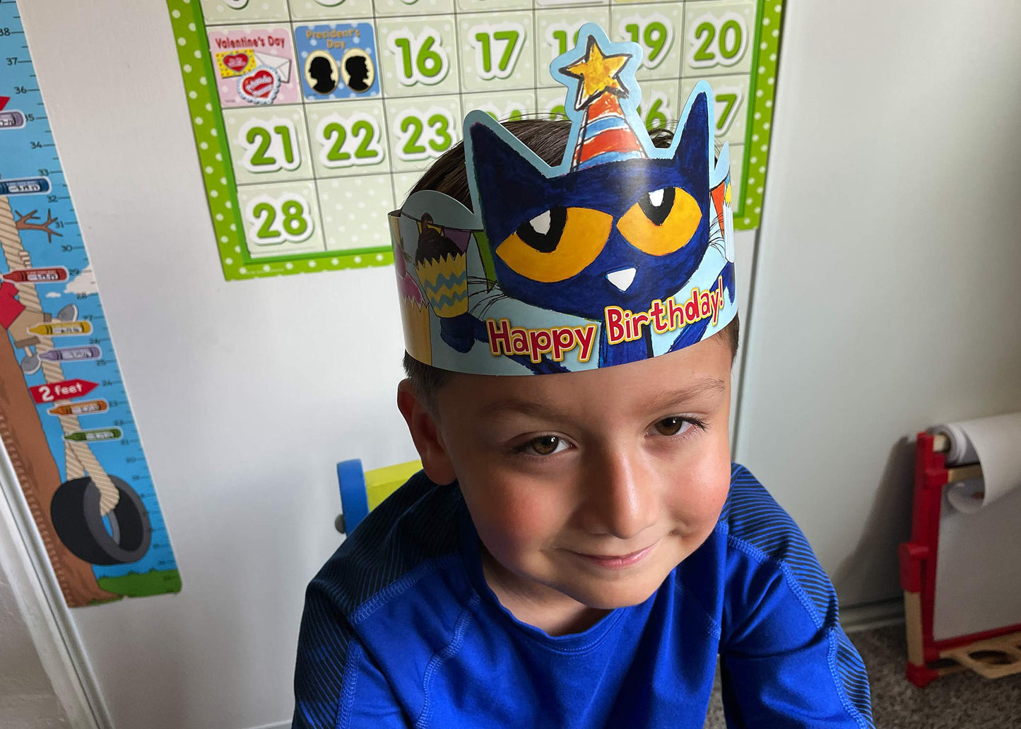 Teacher Created Resources Pete the Cat Happy Birthday Crowns, 24 x 4-3/4, Multicolor, 30/Pack (EP-62000)