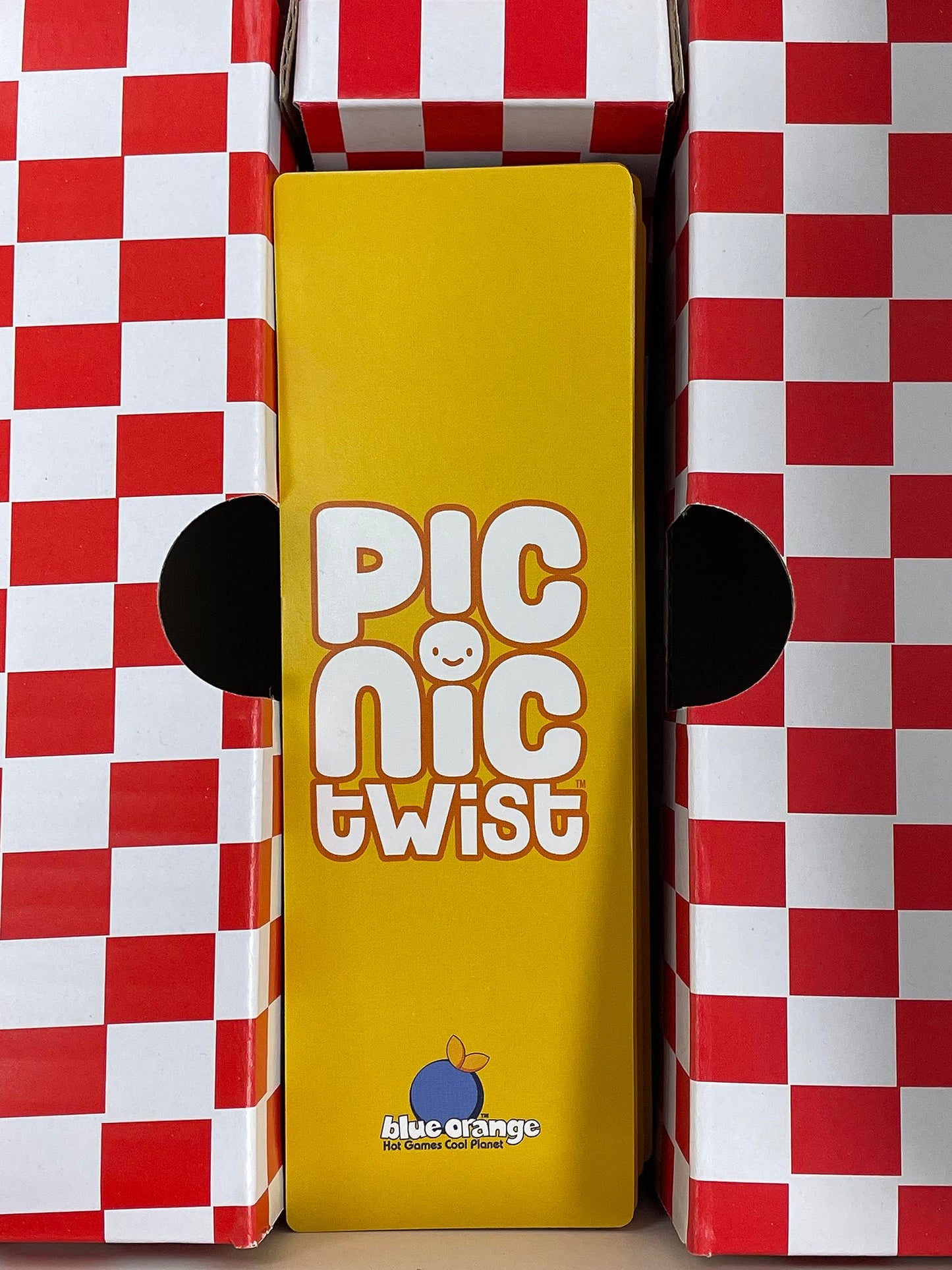 BLUE ORANGE GAMES Picnic Twist  Set Collection Card Game in a Picnic Basket  Family or mature-themed Strategy Game for 1 to 9 Players Recommended for Ages 8 & Up.