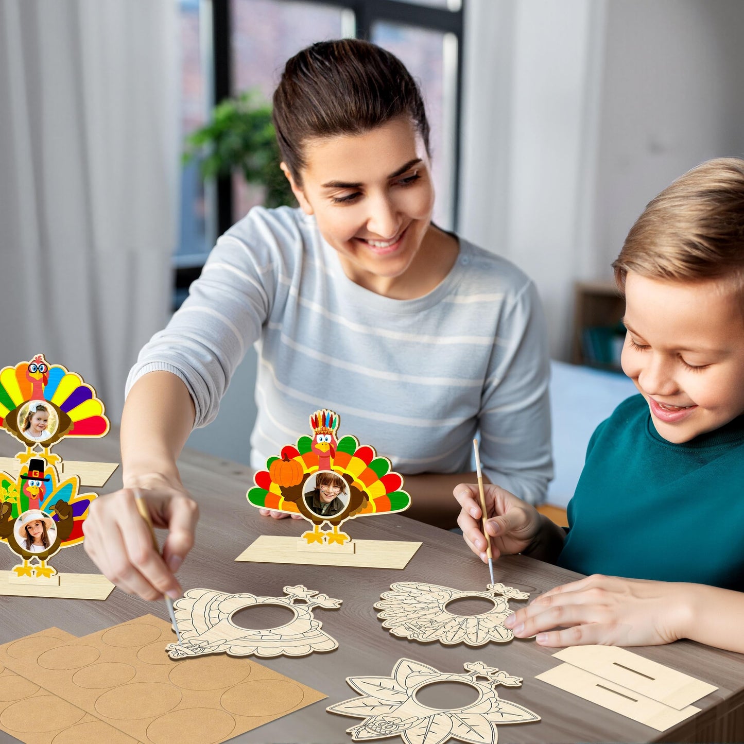Moon Boat 16Pcs Thanksgiving Crafts Wooden Turkey Picture Frame DIY Painting Arts Kit Fall Party Favors Classroom Activities Tab