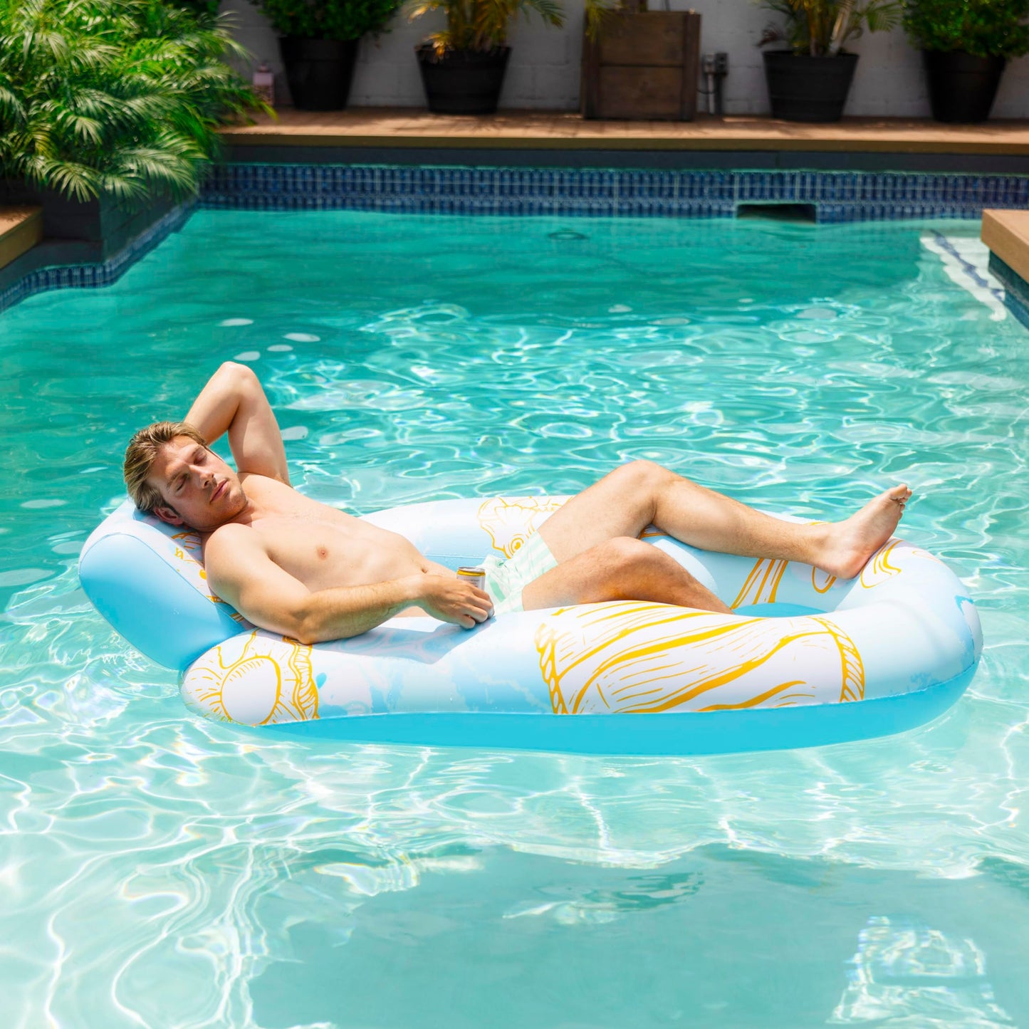 Sunrio Inflatable Pool Floats mature-themed  Pool Lounger Float with 300LBS Weight Capacity  Pool Chair Float with Cup Holder  Headrest and Footrest for Swimming Pool  Lake  River Floating - Seahorse