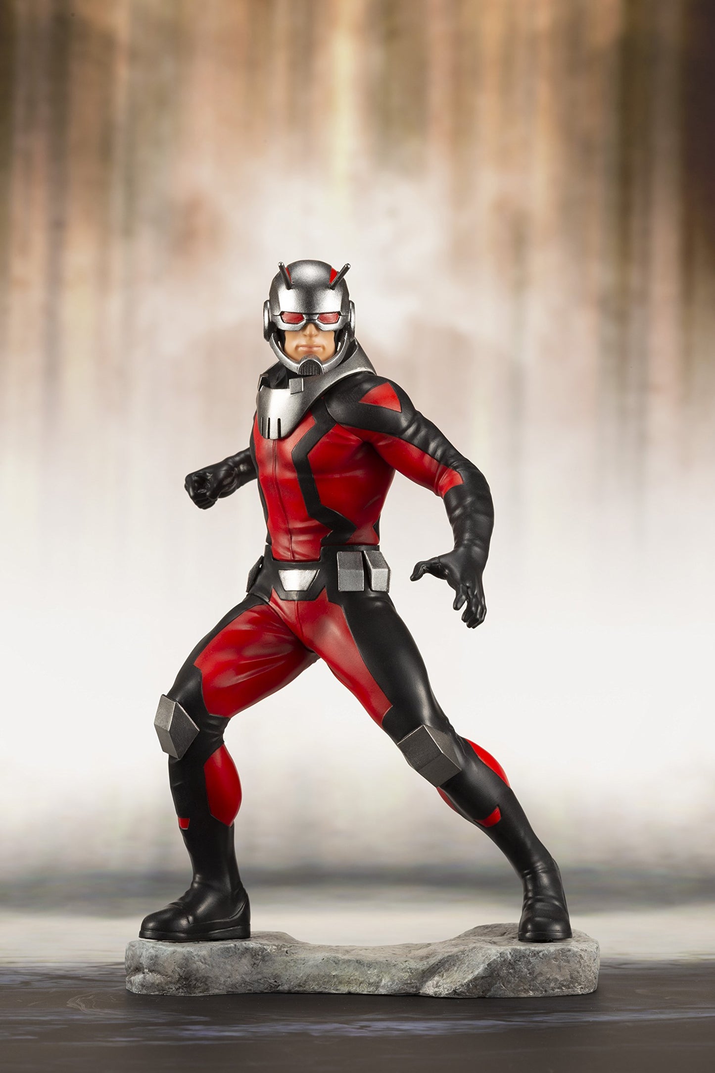 Kotobukiya Marvel: Avengers Astonishing Antman & Wasp Statue