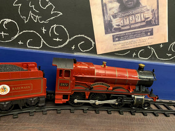Lionel Battery-Operated Hogwarts Express Toy Train Set With Locomotive, Train Cars, Track & Remote With Authentic Train Sounds, & Lights For Kids 4+