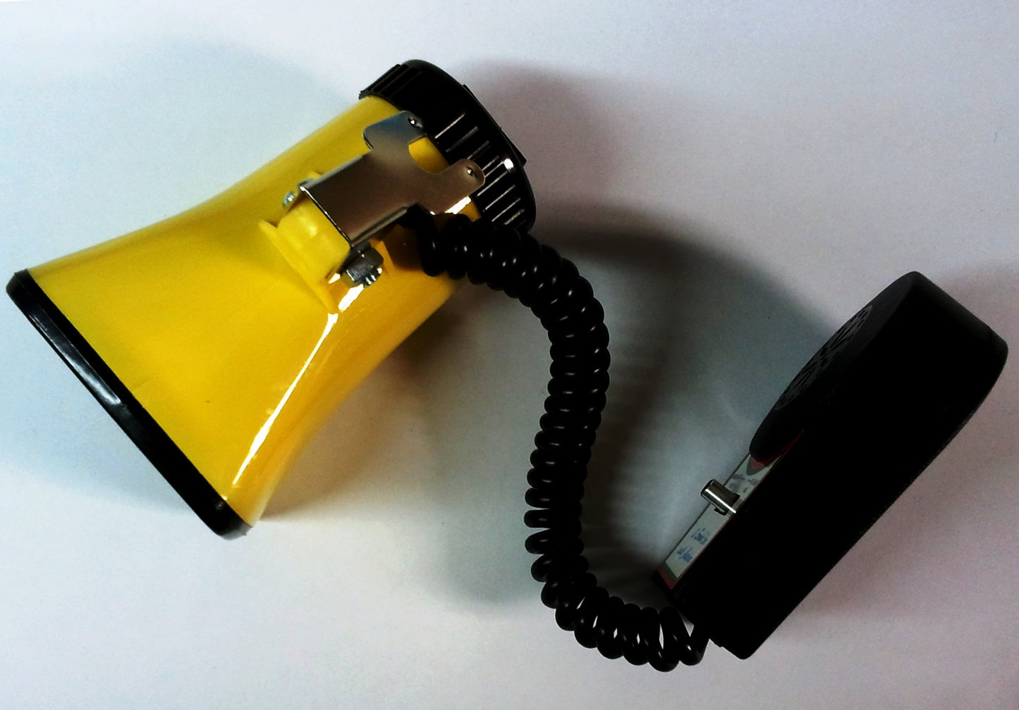 Sunlite 3 Sound Electric Horn - Yellow Metal/Plastic Model FBA_91384