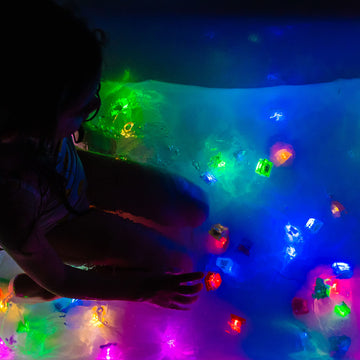Glo Pals X Sesame Street Water-Activated Light-Up Cubes For Sensory Play (Elmo - Red)