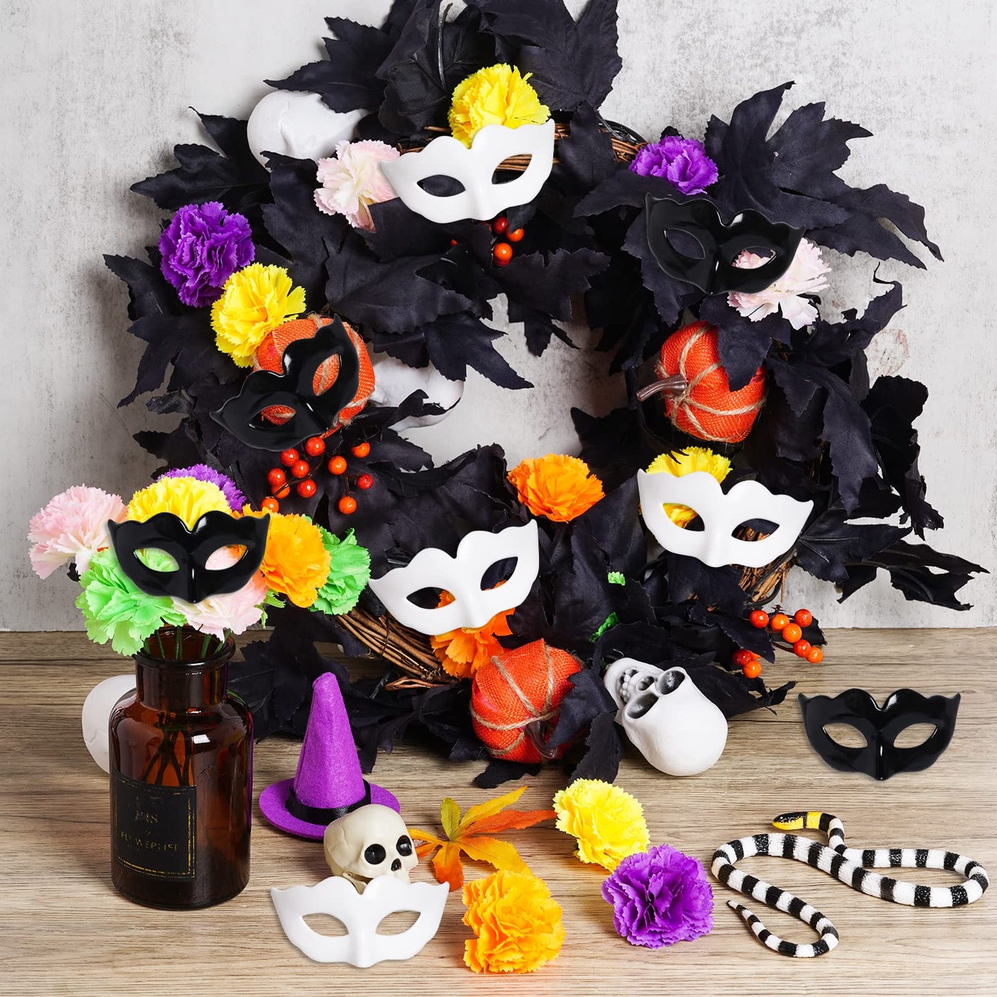 Yookat 20 Pieces Mini Masquerade Masks - Small Mardi Gras And Venetian Vintage Antique Masks (Black And White, Small)
