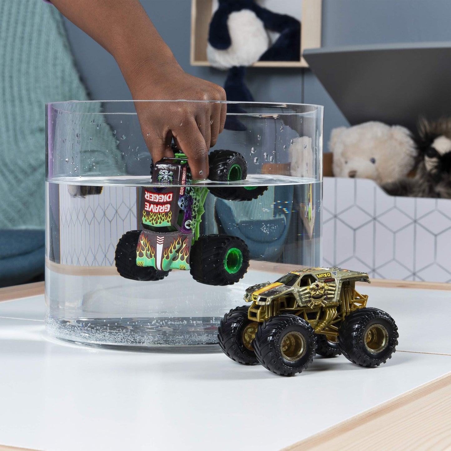 Monster Jam, Official Reveal The Steel 4-Pack of Color-Changing Die-Cast Monster Trucks, 1:64 Scale