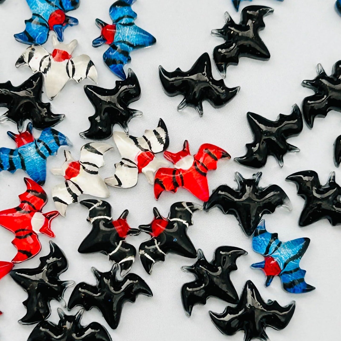 Micro Miniature Bats, Dollhouse Miniature Tiny Bats, Spooky Themed Cartoon Flat Back Bats, Mini Micro Landscaping Decoration (40
