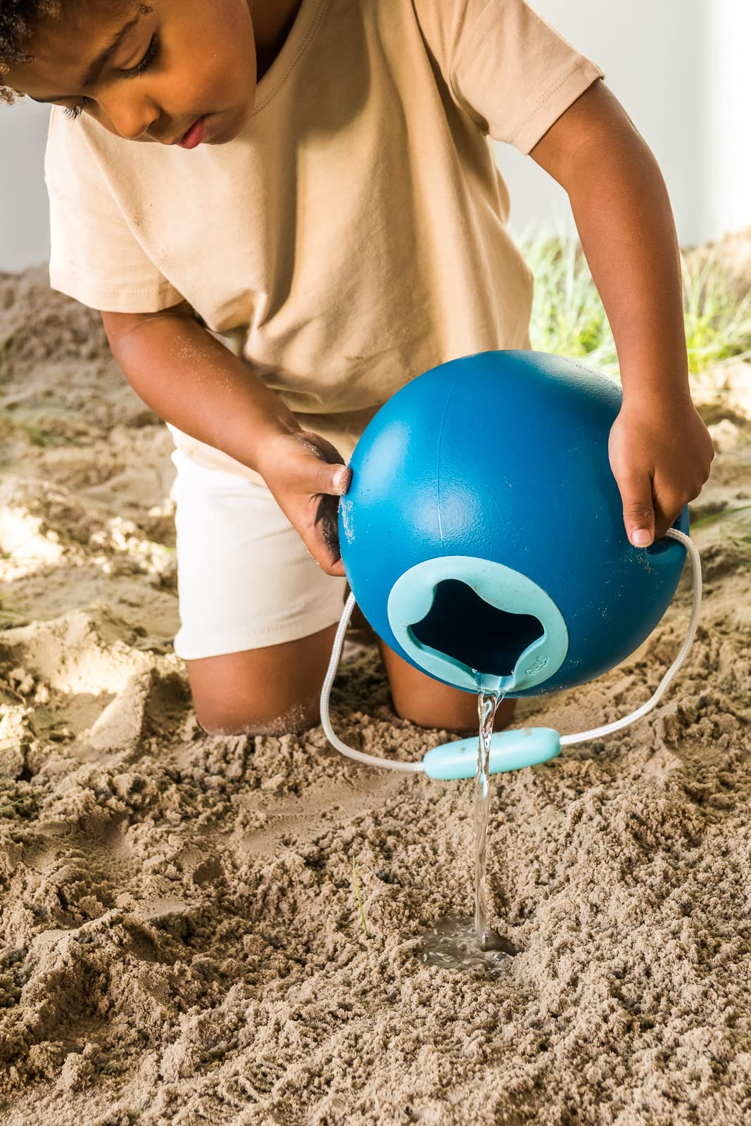 QUUT | Ballo | Ocean Color | Award Winning Children's No-Spill Bucket for Beach & Outdoors Play