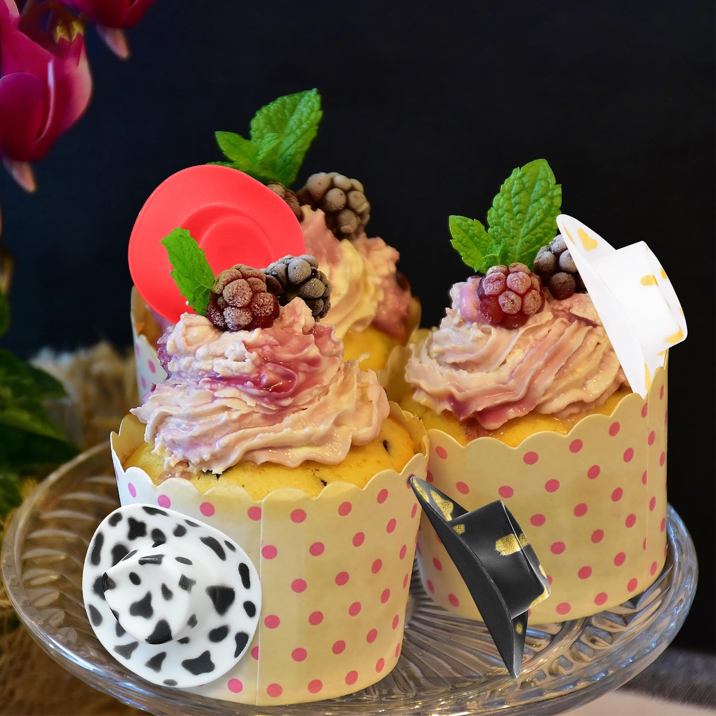 Yuronam 30 Pcs Plastic Mini Western Cowboy Cowgirl Hats Miniature Hats for Crafts,Party,Dollhouse Decoration (Red)