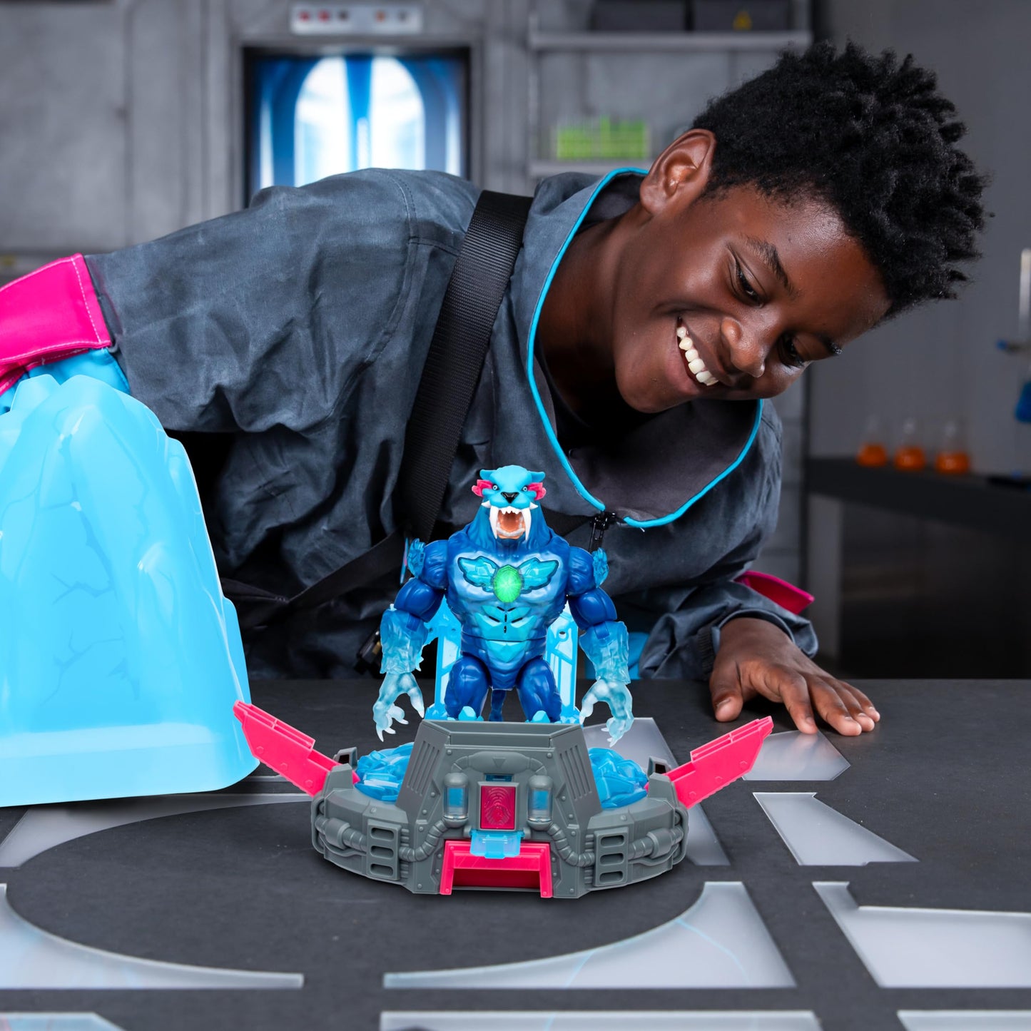 MrBeast Lab Melt The Ice to Release A Beast with The Cryo Lab Collector Figure  7inch/18cm Figure with 30+ Lights  Sounds and Reactions  Includes 2   2 Big Cat Figures to Collect