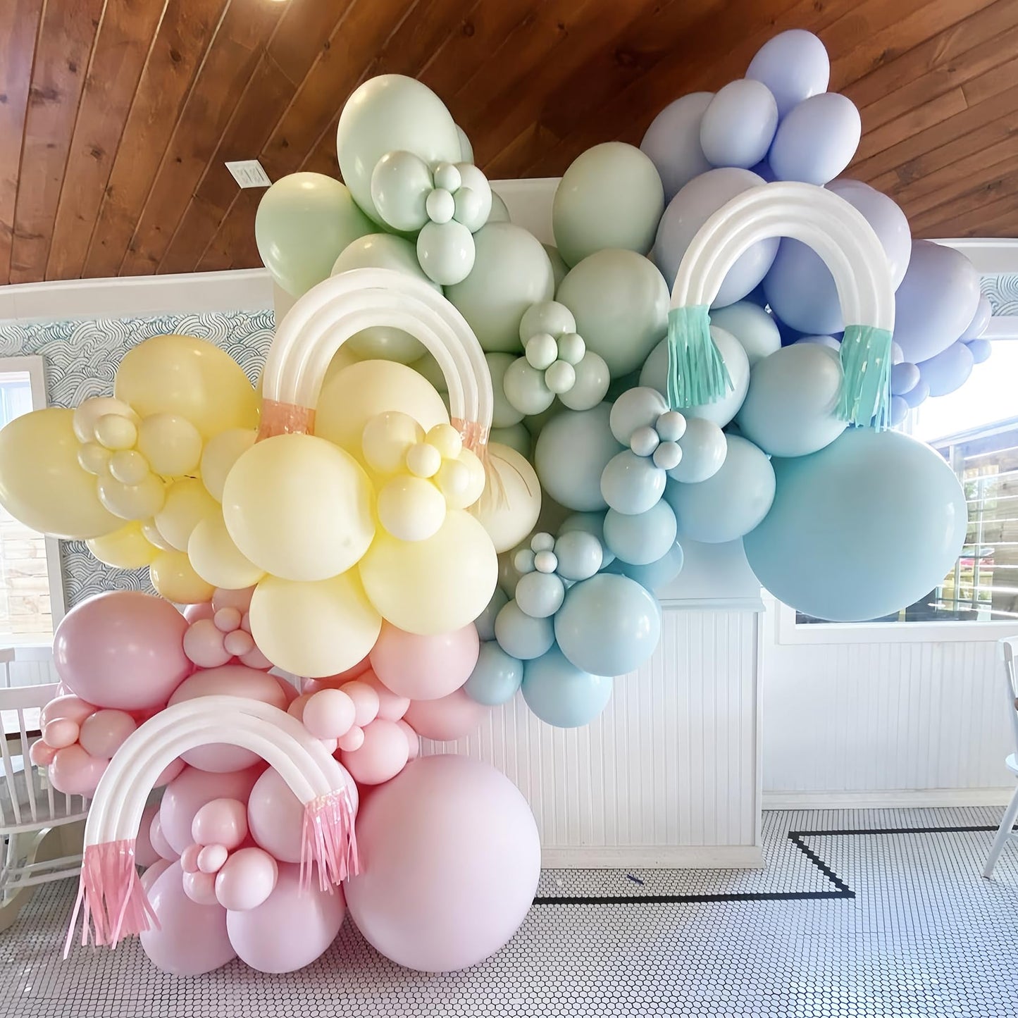 Voircoloria 130Pcs Pastel Balloons Different Sizes 18'' 12'' 10'' 5'' Macaron Latex Balloon Garland Arch Kit For Birthday Easter