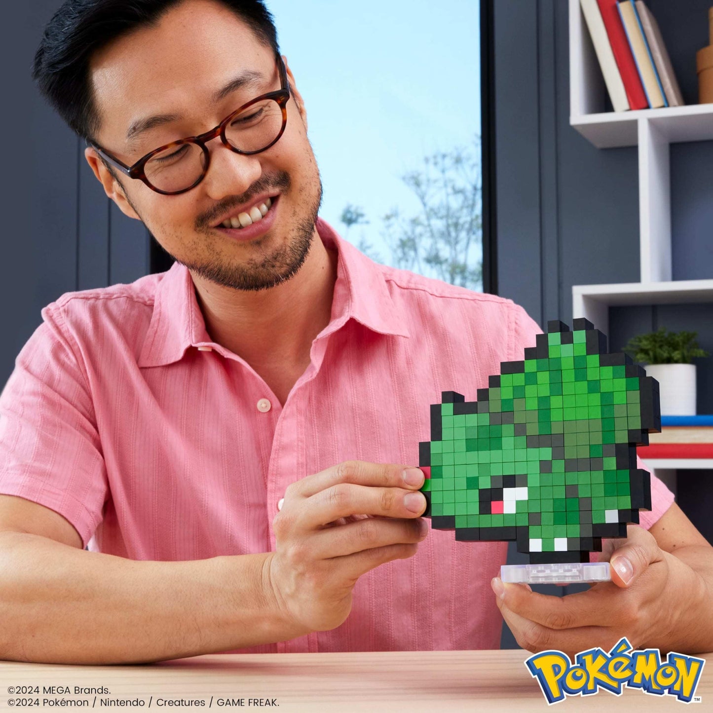 Mega Pok?mon Bisasam Retro Look - 15 cm Buildable with Pixel Art Stones - Includes Wall Mounted Base for mature-themed Lovers and Collectors  HTH75