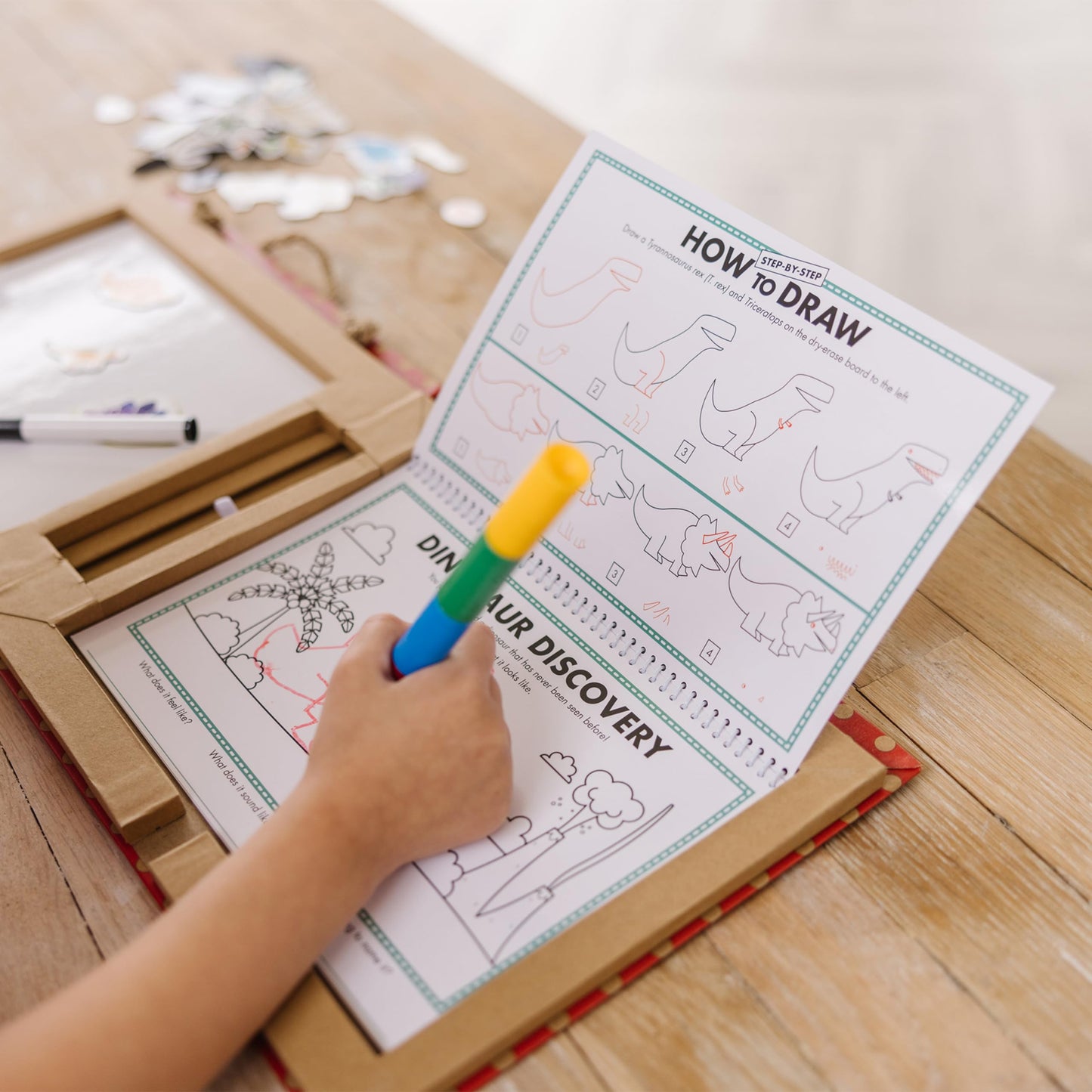 Melissa & Doug Dinosaurs Drawing Activity Set - Reusable Mess-Free Travel Kit with 41 Magnets & 5 Markers, Model 31321