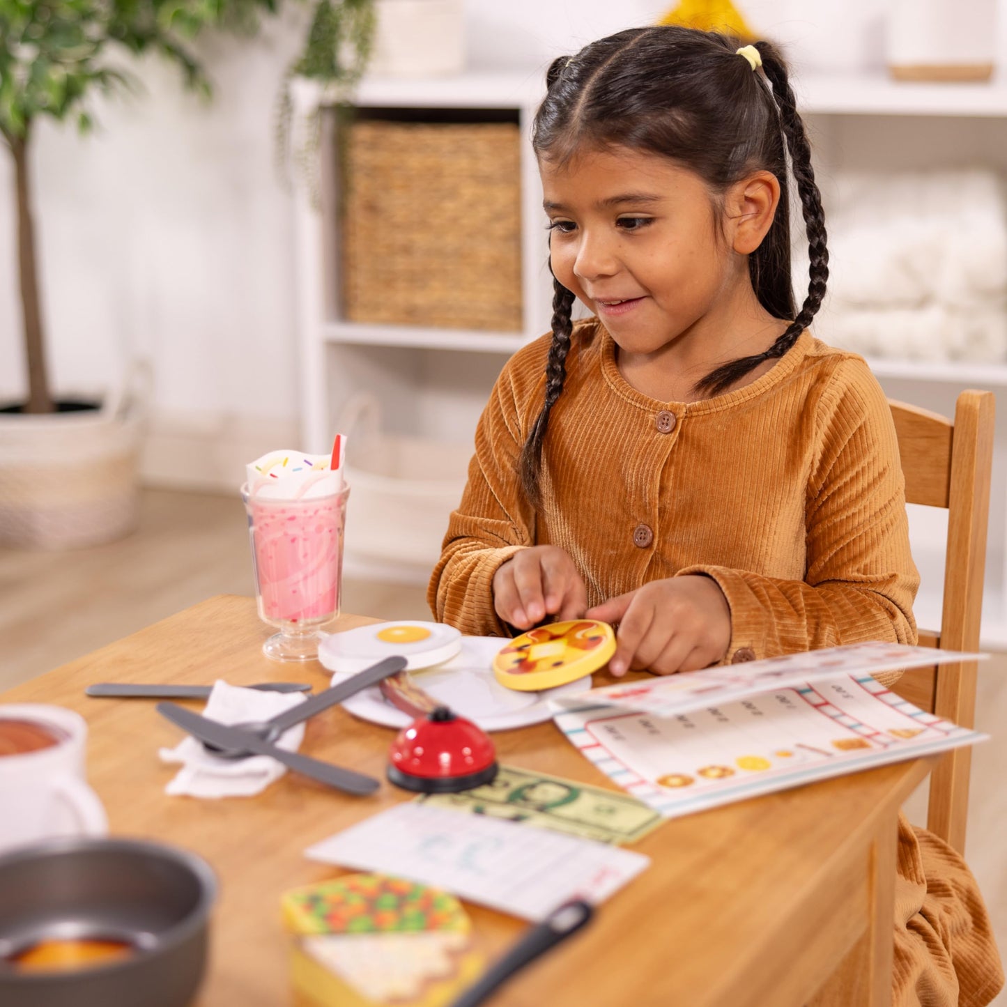 Melissa & Doug Star Diner Restaurant Play Set (41 Pcs) - Pretend Play Food, Restaurant Toy Set With Cookware, Utensils For Kids,