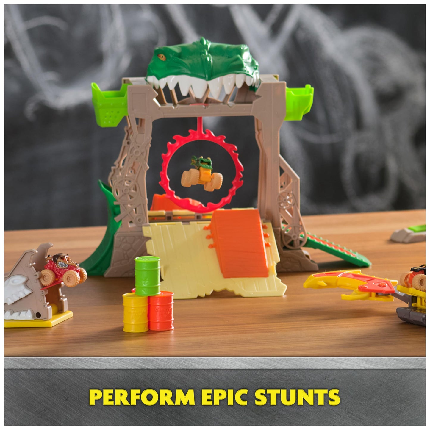 Monster Jam Dragon Dungeon of Doom Playset - Mini Jams Die-Cast Dragon Truck 1:87 Scale - Multicolor - Kids Toys for Boys Ages 3+