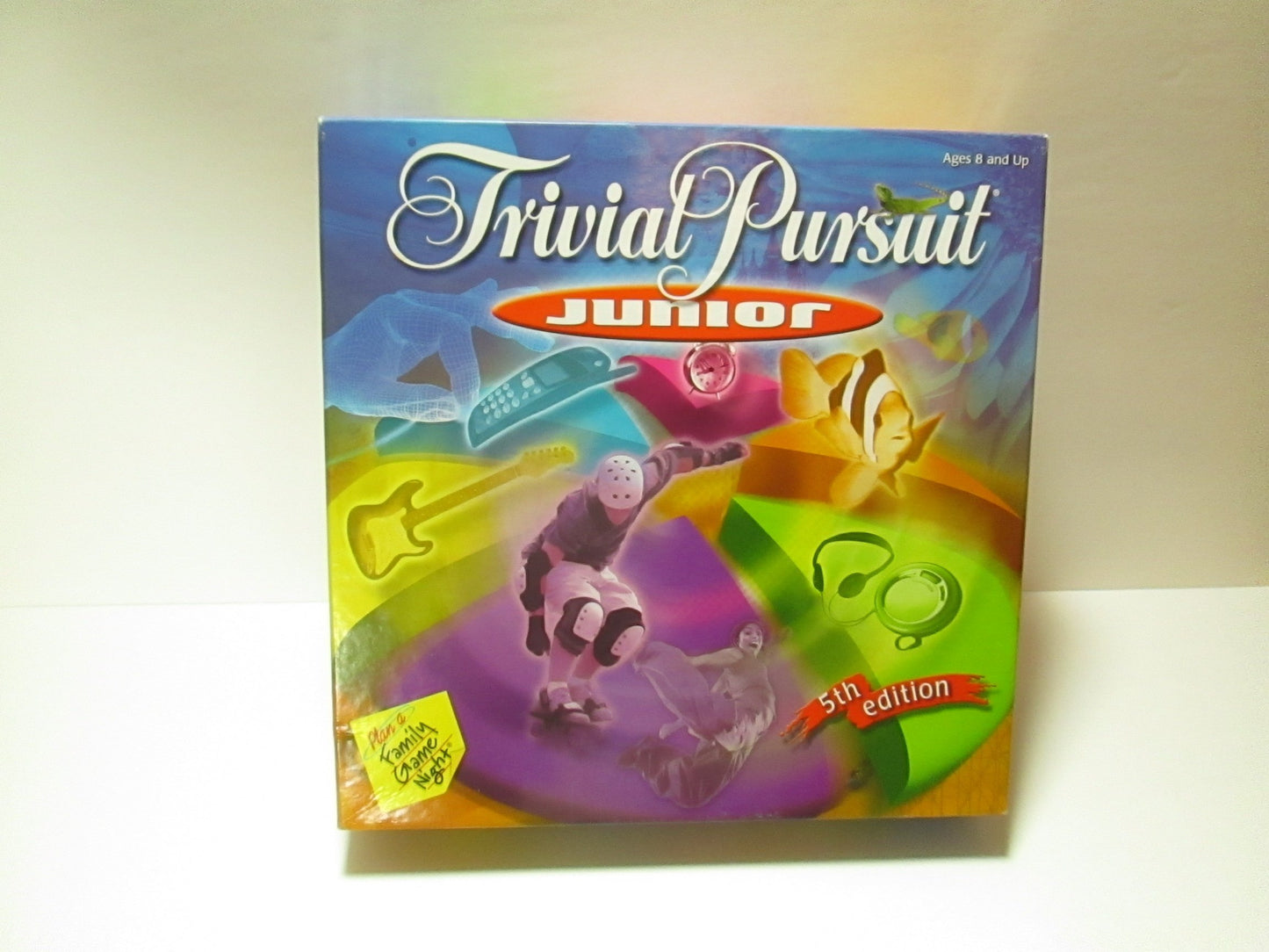 Hasbro Gaming Trivial Pursuit Junior Game (5th Edition) - Fun Family Trivia Board Game for Kids, Model 6250