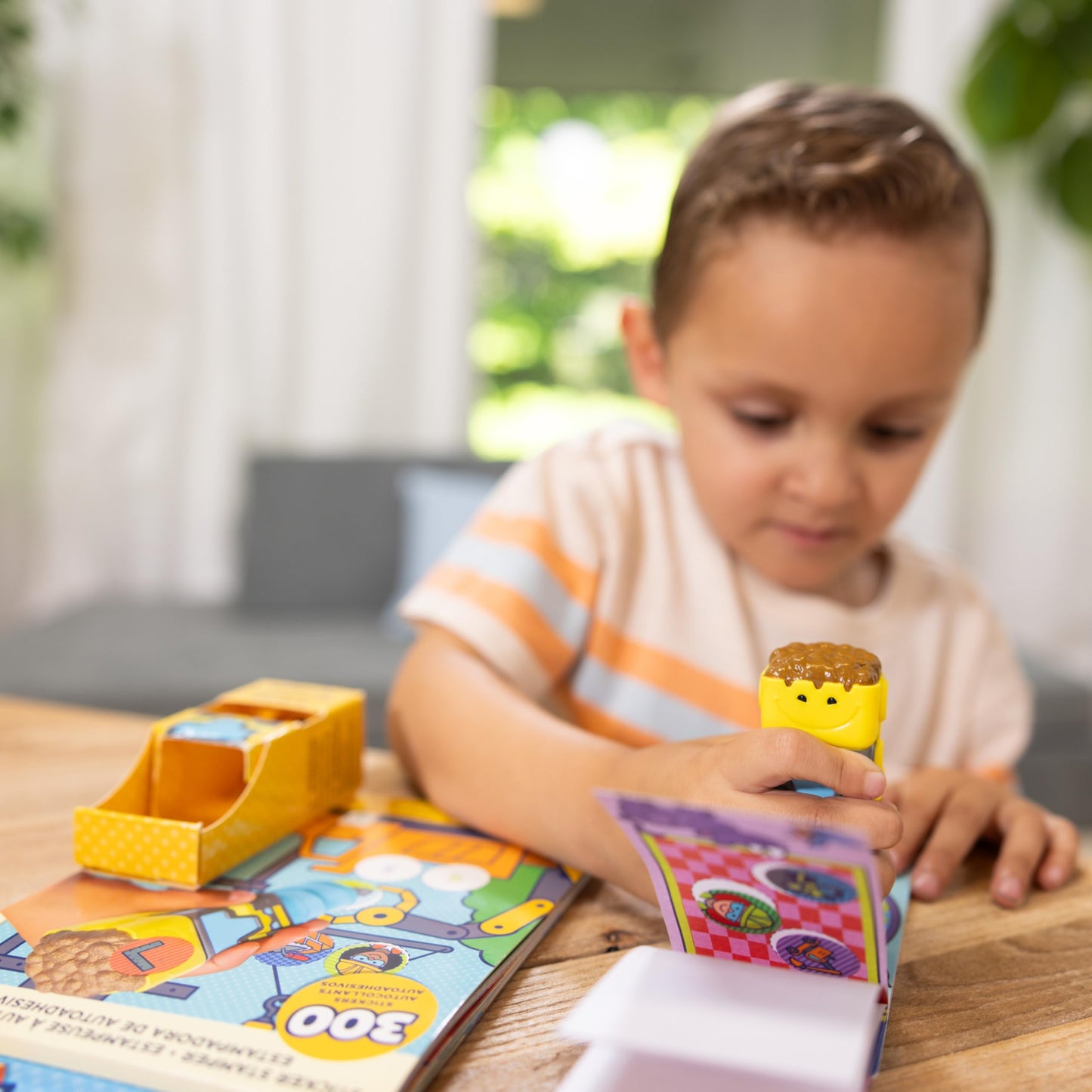 Melissa & Doug Sticker Wow! Bulldozer Bundle: 24-Page Activity Pad, Sticker Stamper, 500 Stickers, Arts and Crafts Fidget Toy Co