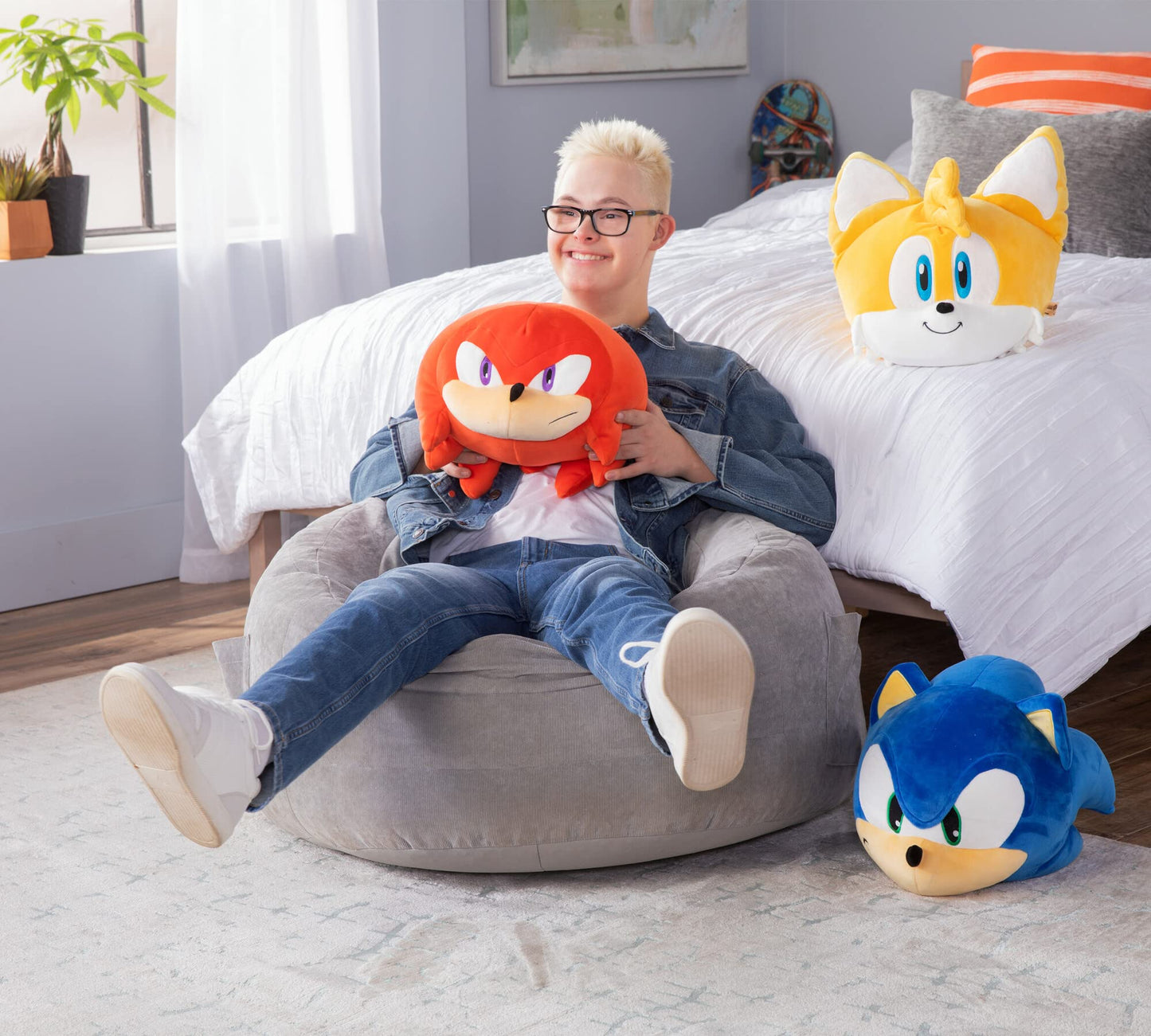 Club Mocchi-Mocchi Knuckles Plush - 15" Red Squishy Collectible Sonic Toy - Soft Polyester Stuffed Animal