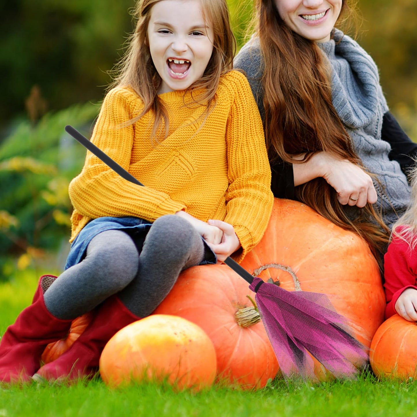 IMIKEYA 2pcs Halloween Witches Broom Halloween Costume Broomstick Props Dress Up for Cosplay Party (Random Color)