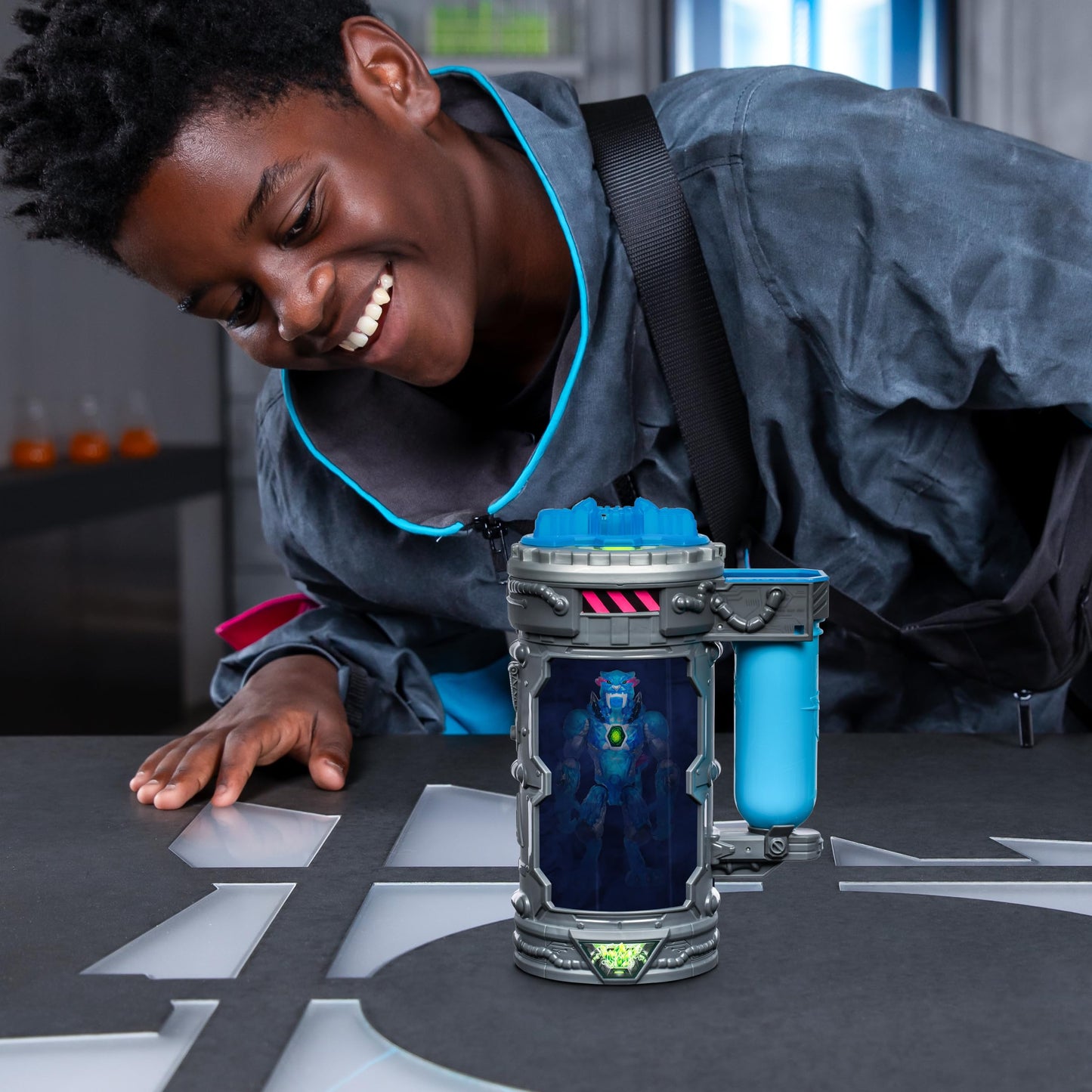 Mrbeast Lab Mutators, Mutate The Ultimate Beast Mutators. Perform The Experiment, Release A Mrbeast Stealth Panther Action Figur